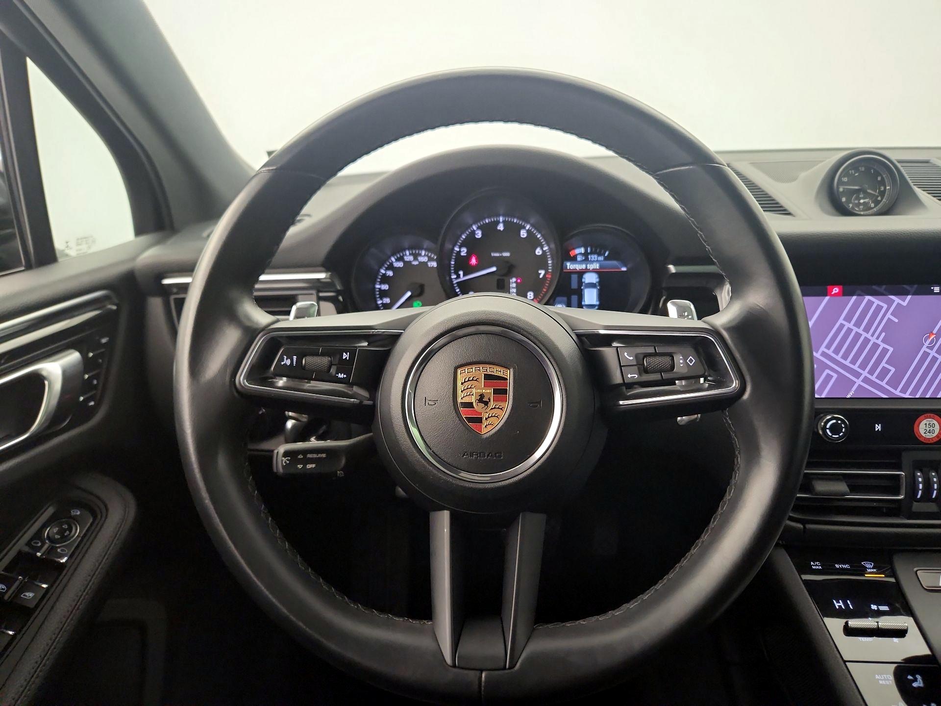 Thumbnail: 2022 Porsche Macan - 10