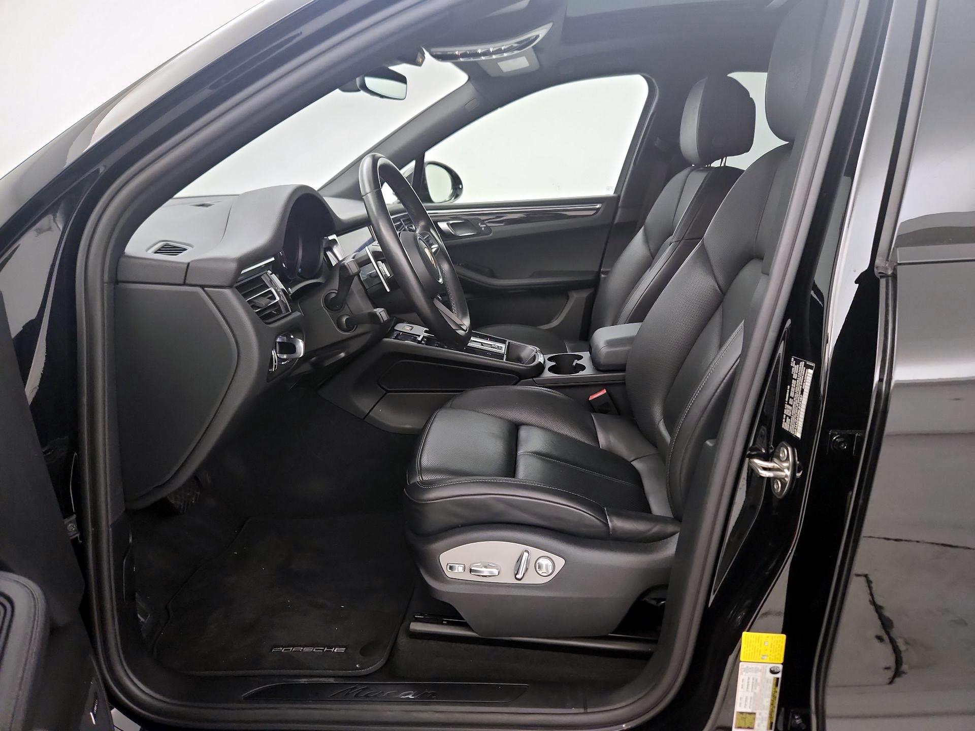 Thumbnail: 2022 Porsche Macan - 11