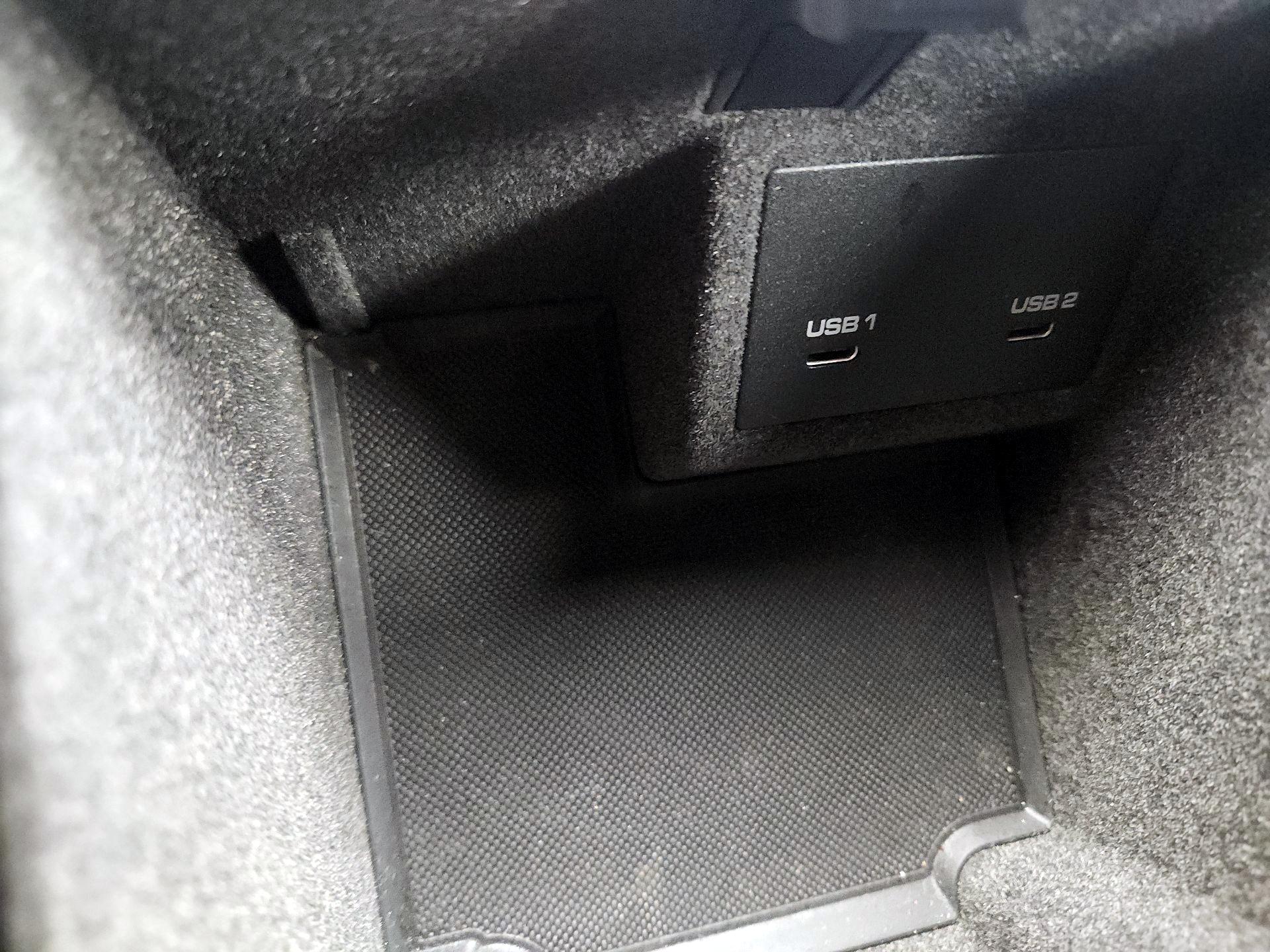 Thumbnail: 2022 Porsche Macan - 19