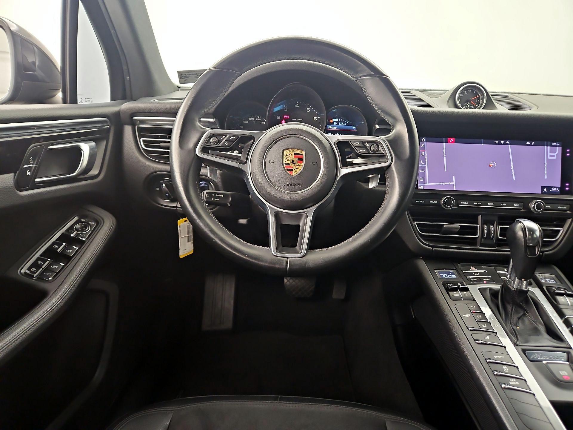 Thumbnail: 2021 Porsche Macan - 10