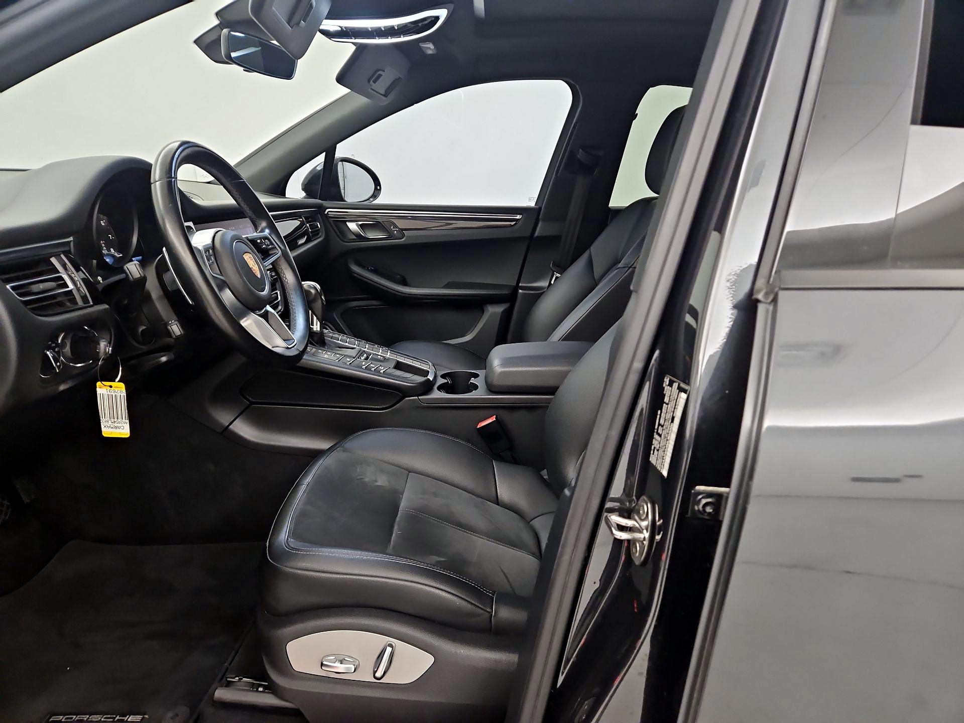 Thumbnail: 2021 Porsche Macan - 11