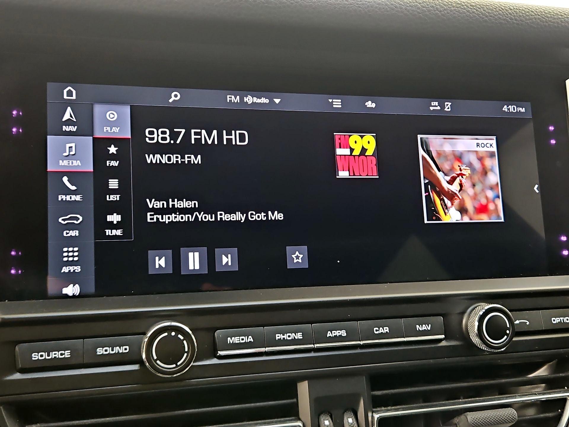 Thumbnail: 2021 Porsche Macan - 16