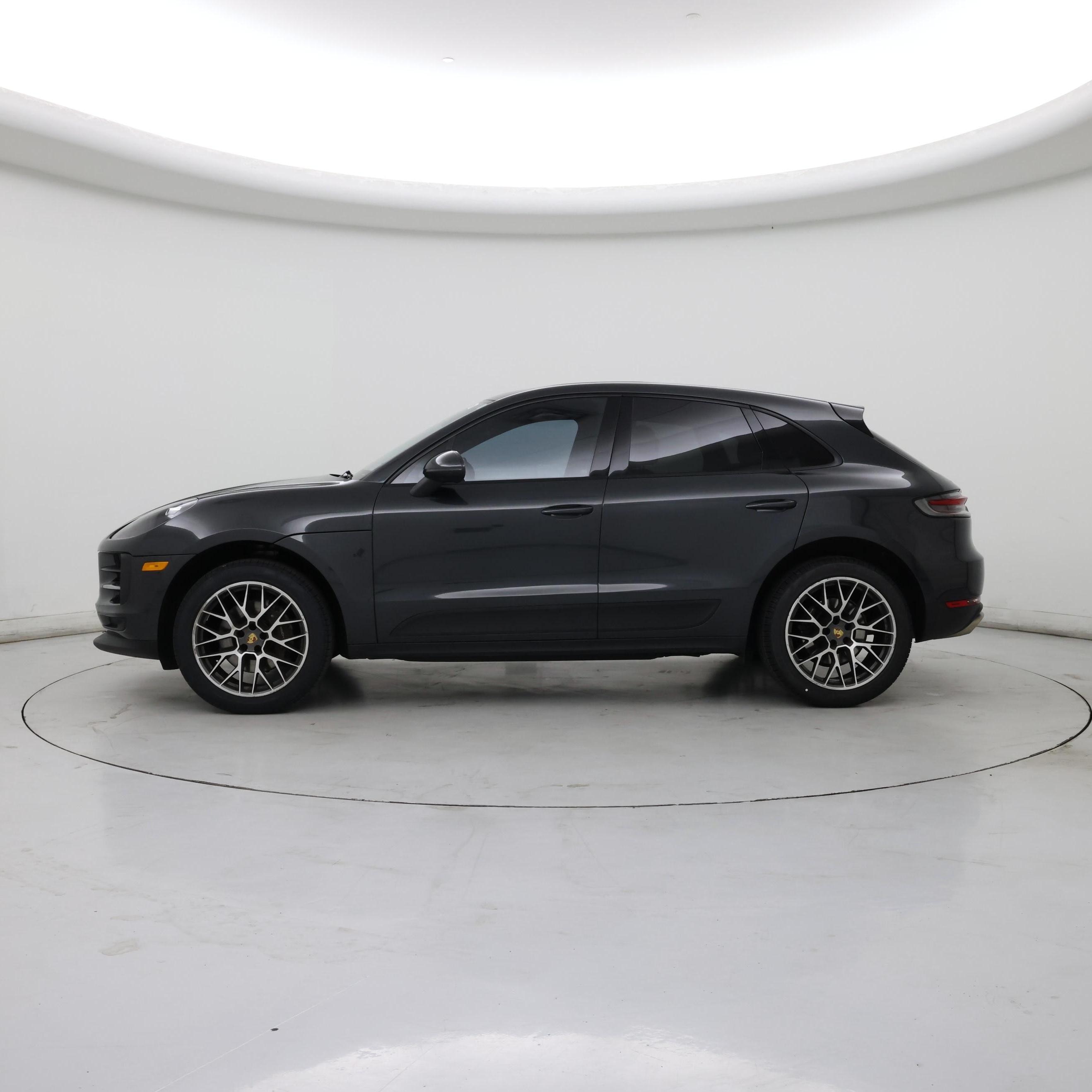 Thumbnail: 2021 Porsche Macan - 3