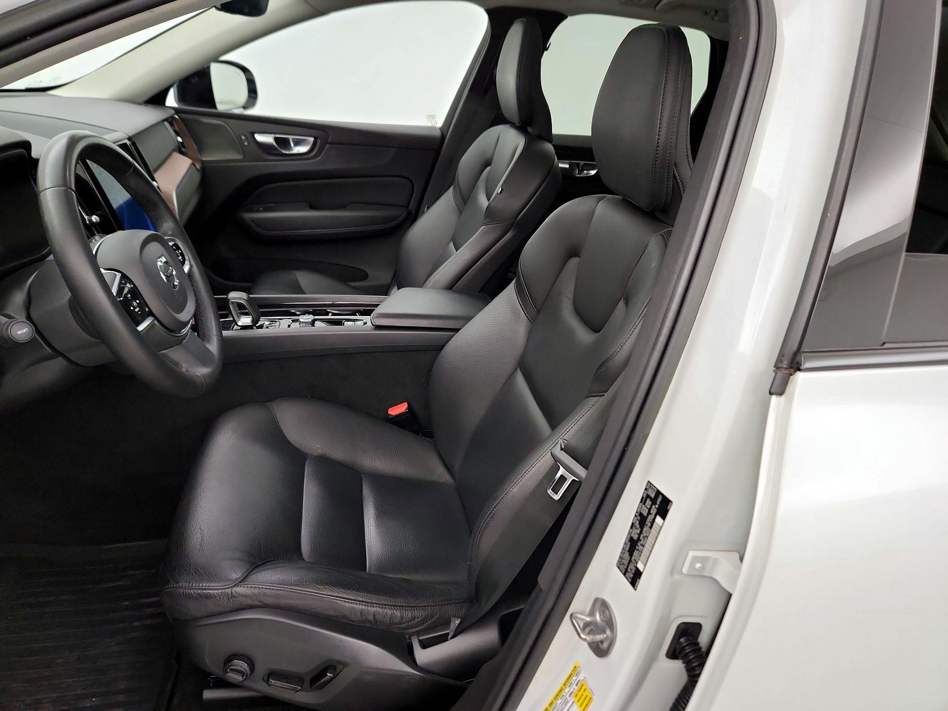 Thumbnail: 2023 Volvo XC60 - 11