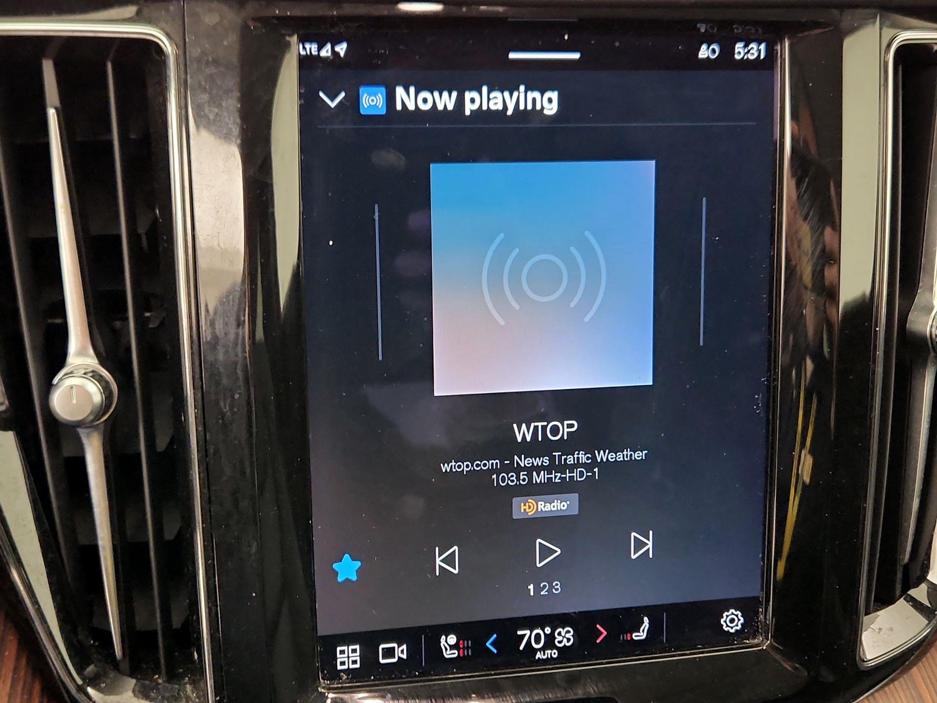 Thumbnail: 2023 Volvo XC60 - 16