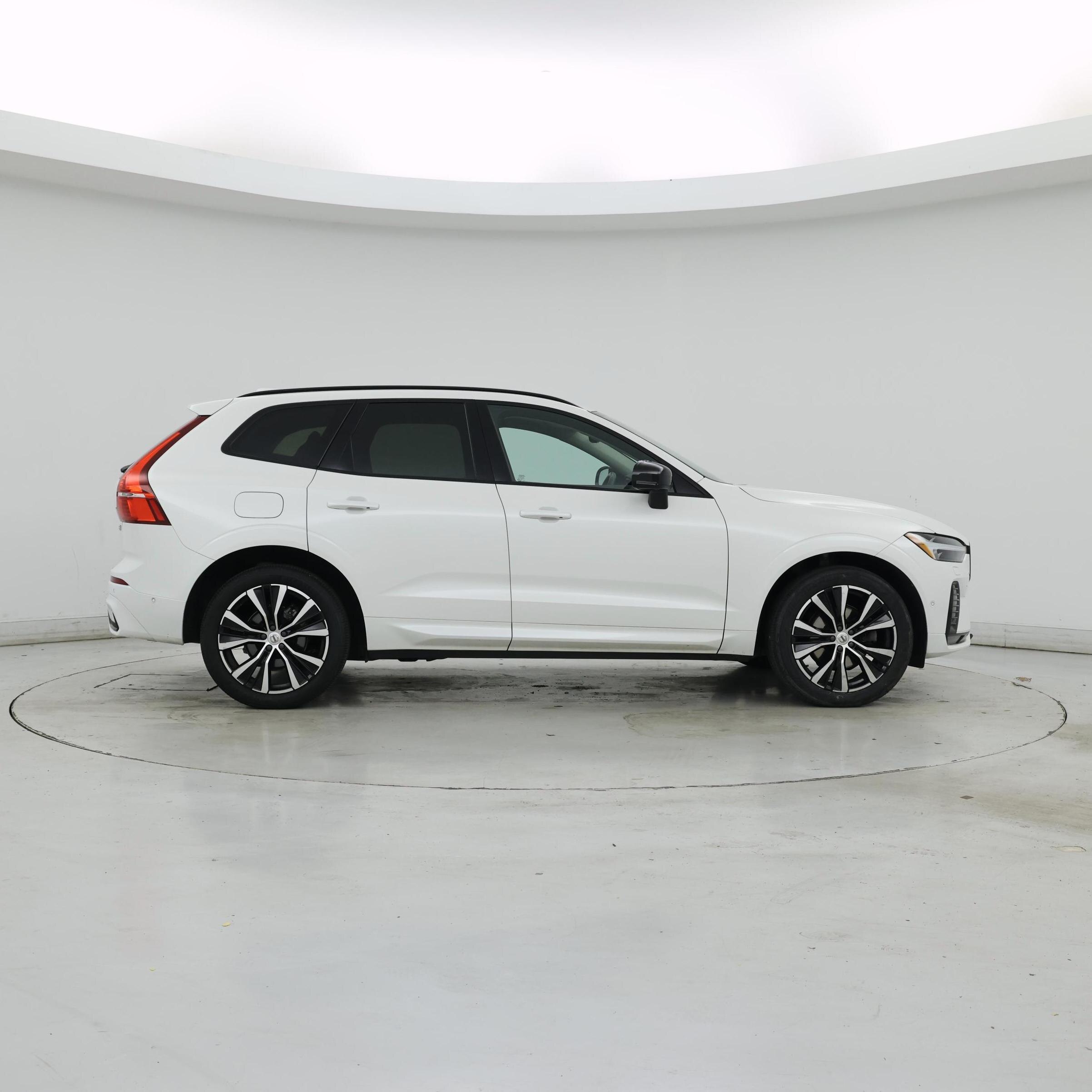 Thumbnail: 2023 Volvo XC60 - 7