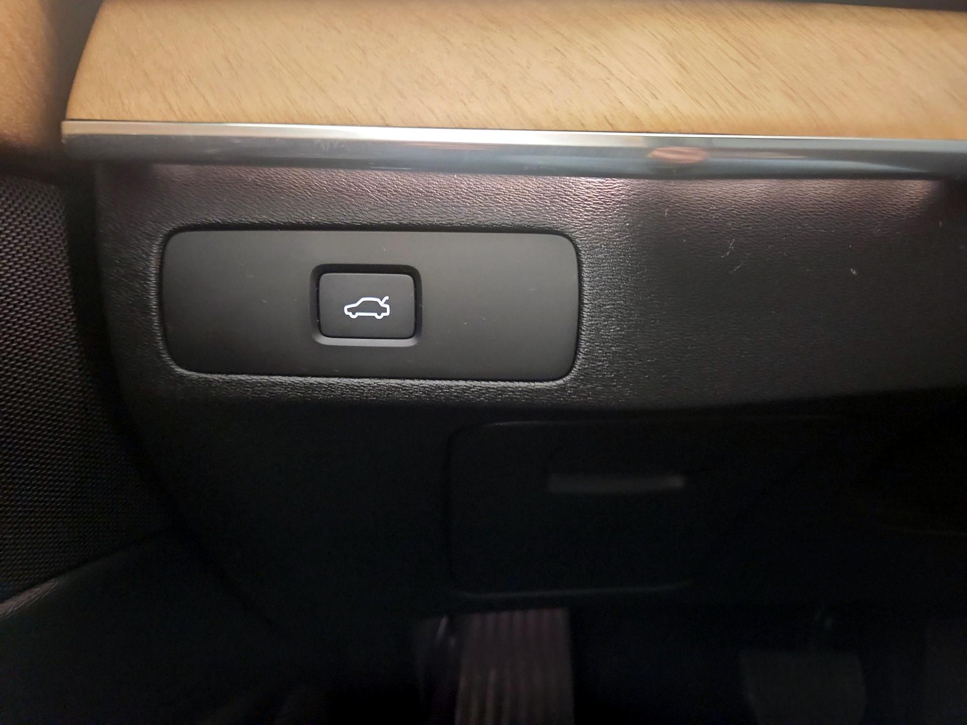 Thumbnail: 2023 Volvo XC90 - 13