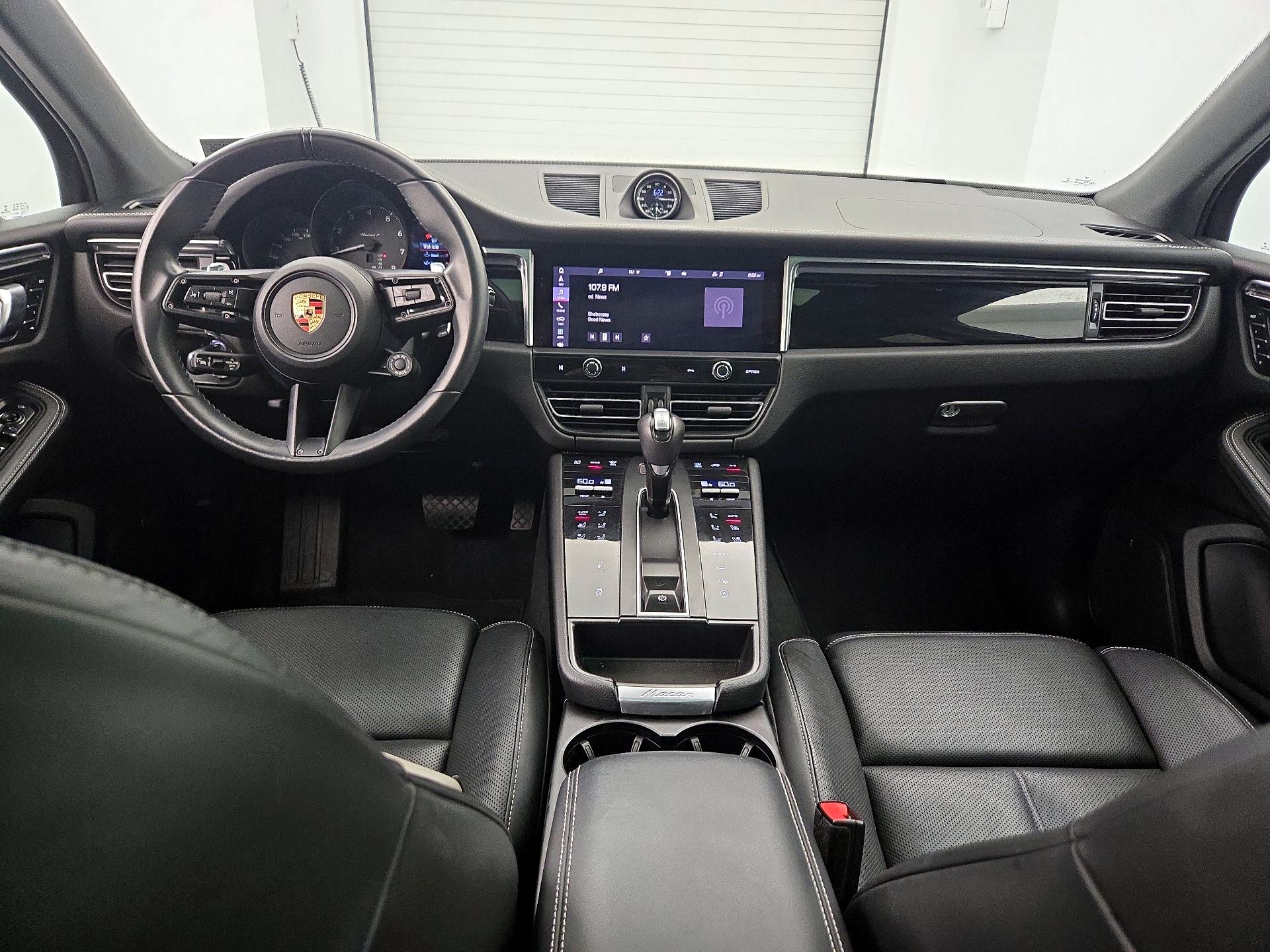 Thumbnail: 2023 Porsche Macan - 9