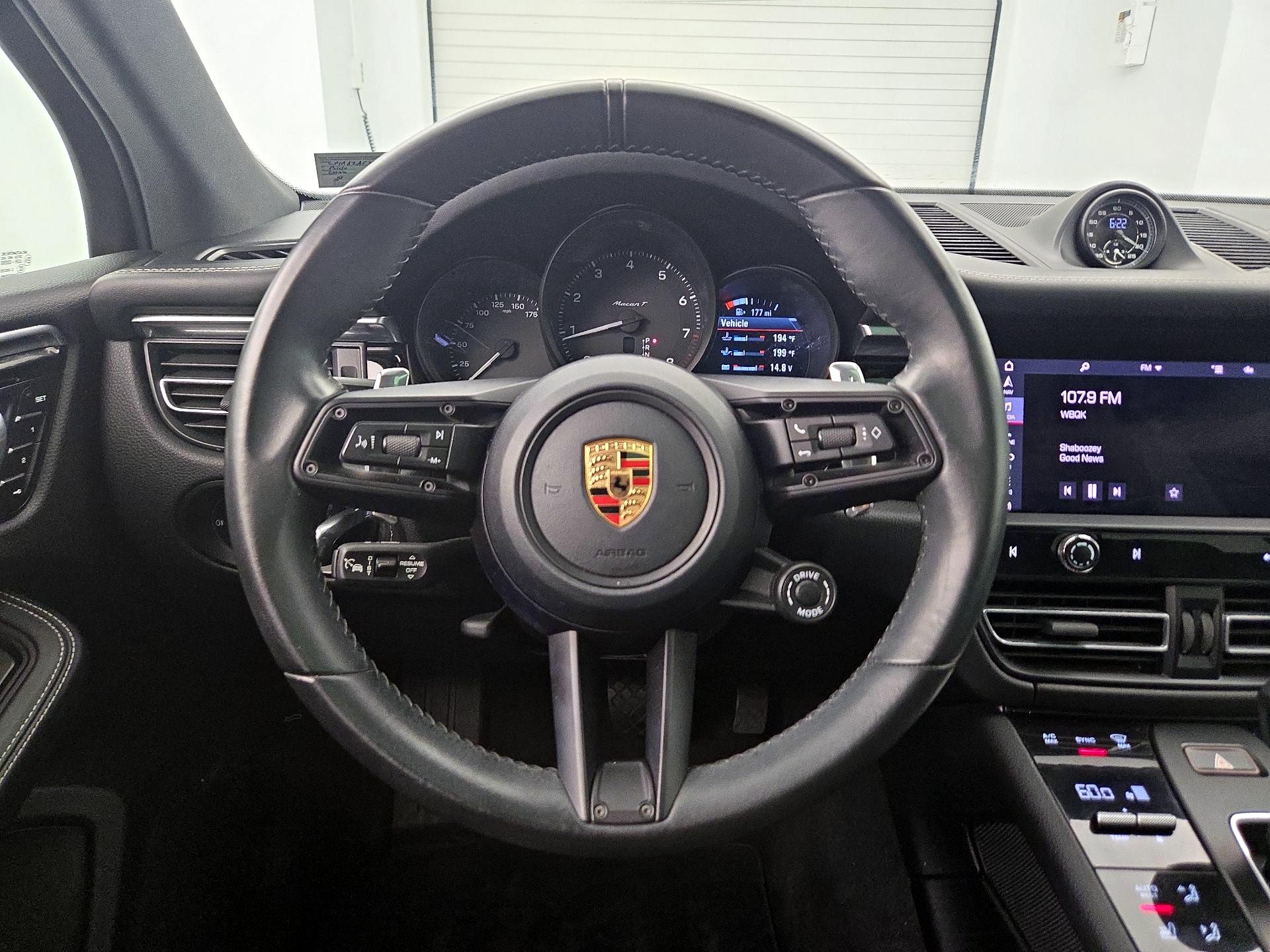 Thumbnail: 2023 Porsche Macan - 10