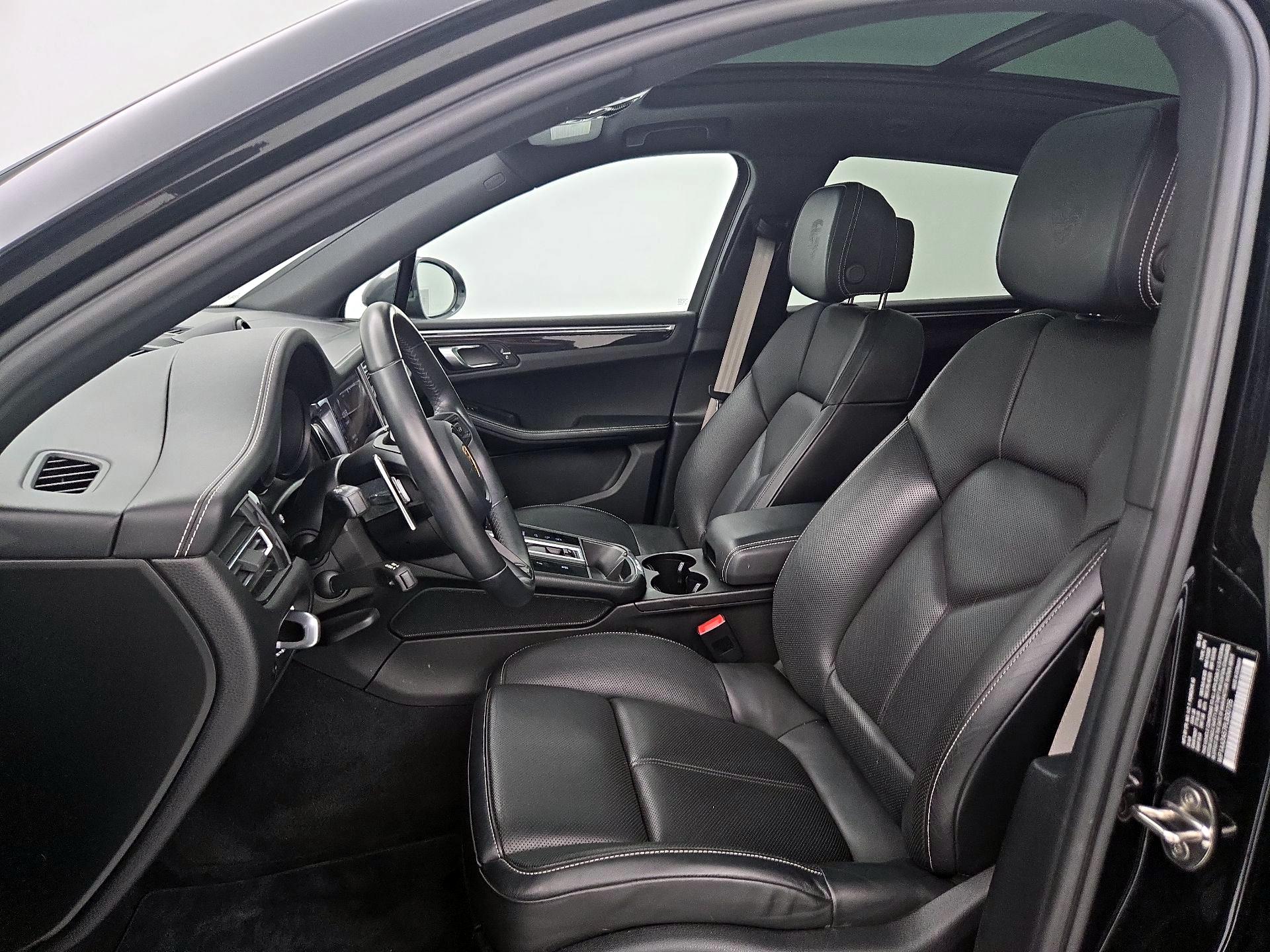 Thumbnail: 2023 Porsche Macan - 11