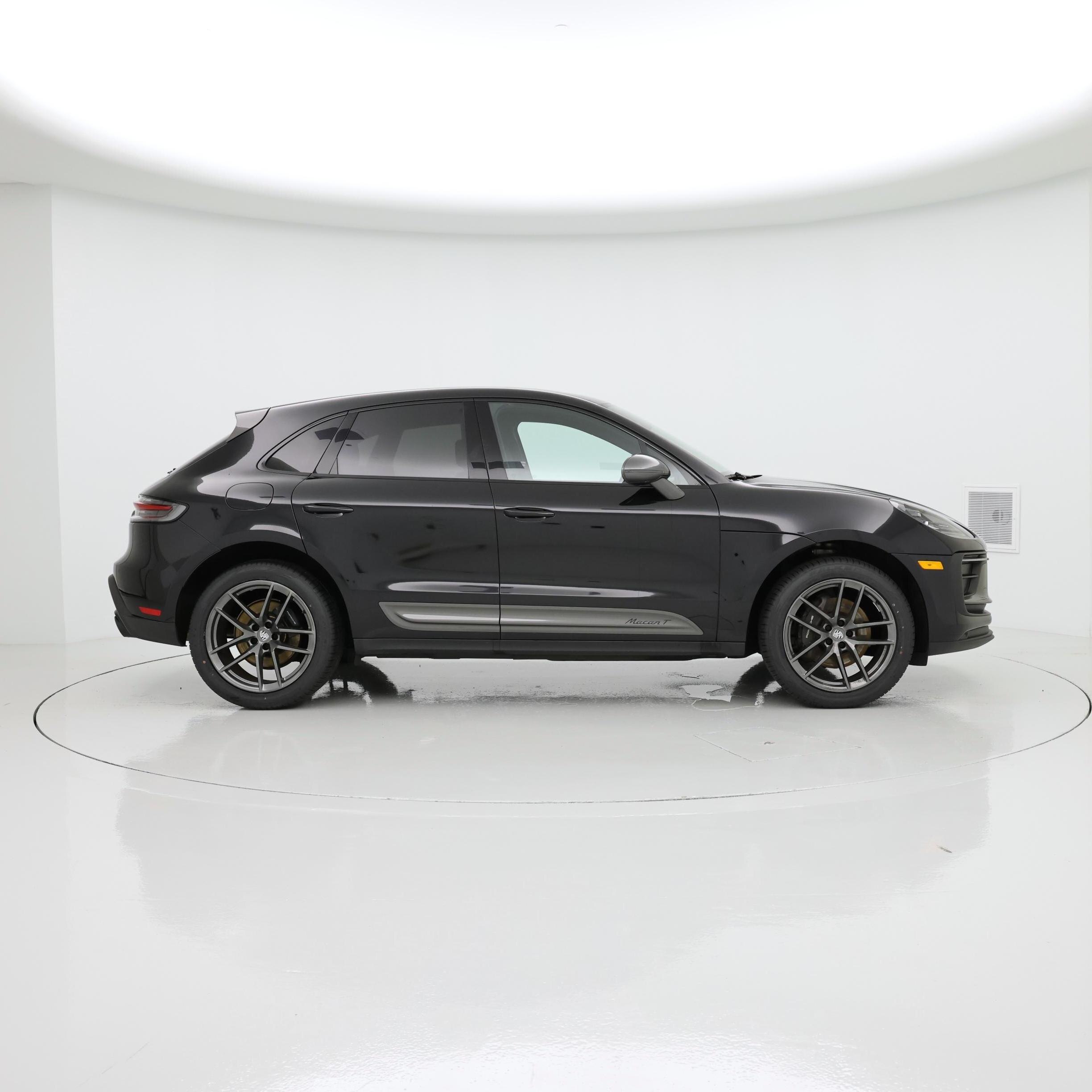 Thumbnail: 2023 Porsche Macan - 7