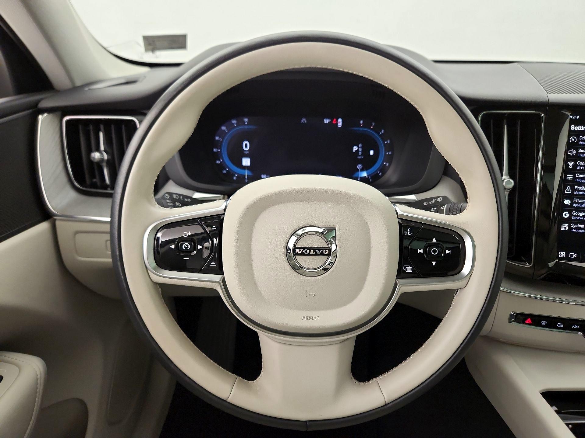 Thumbnail: 2024 Volvo XC60 - 10