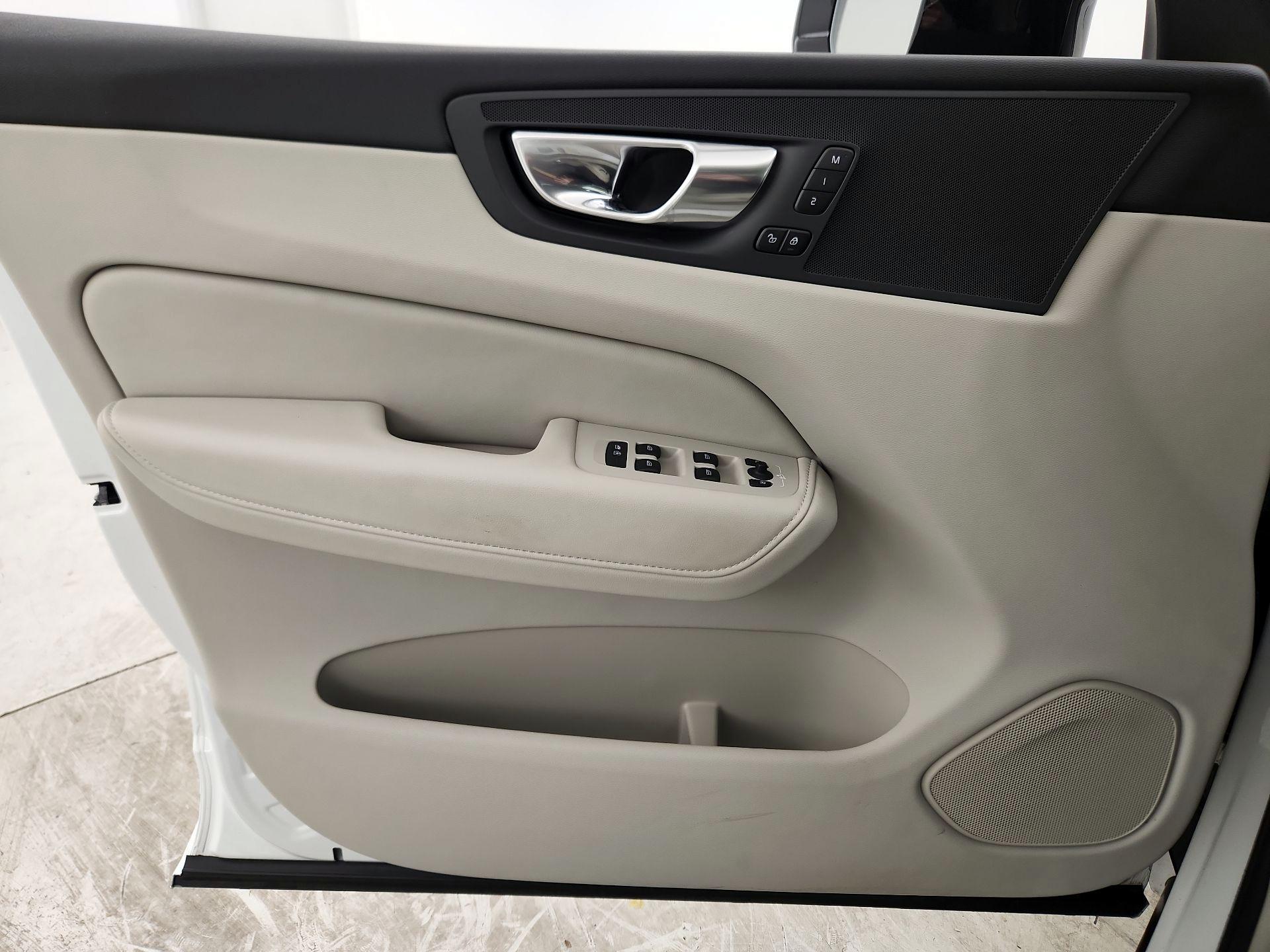 Thumbnail: 2024 Volvo XC60 - 12