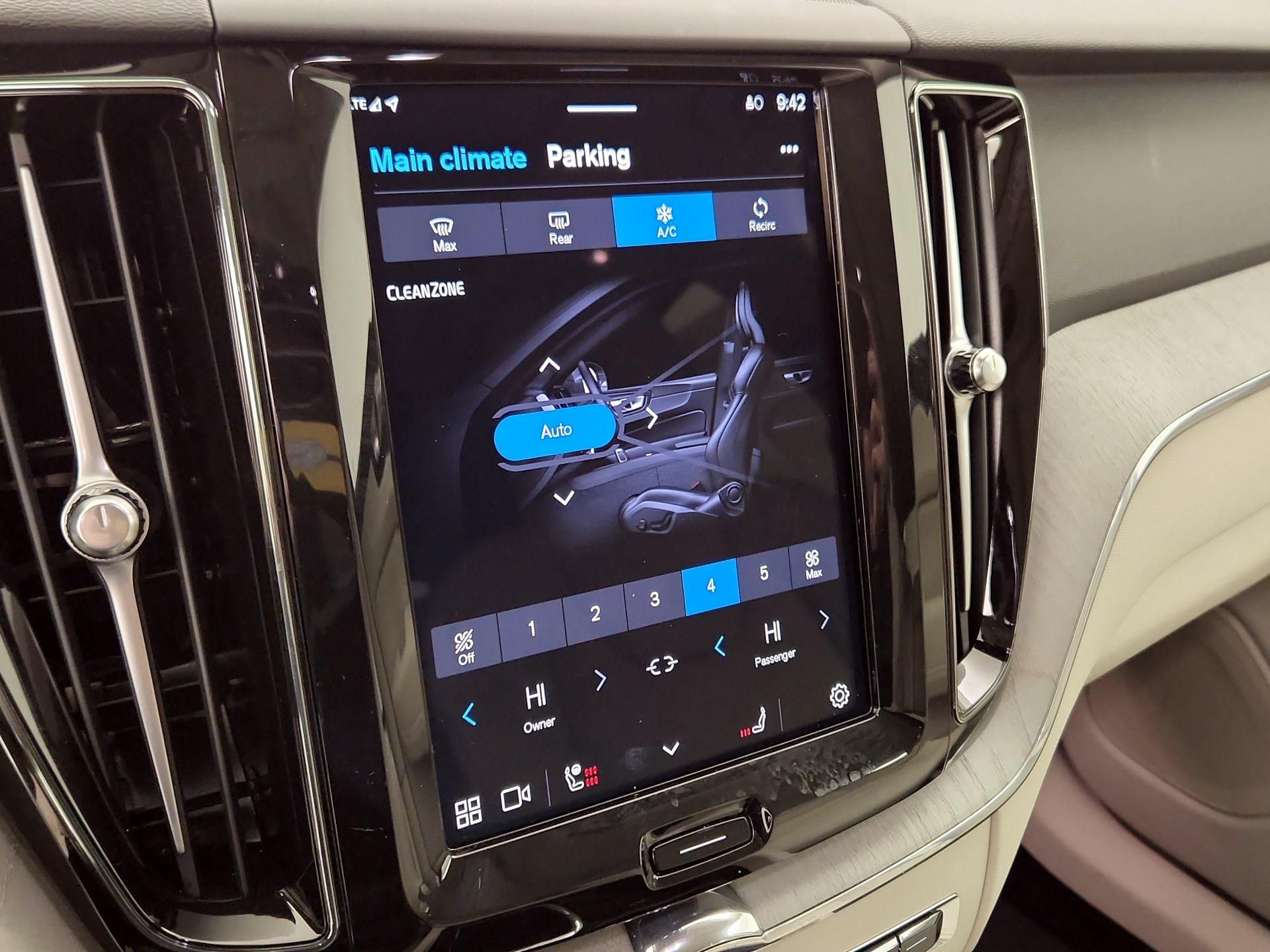 Thumbnail: 2024 Volvo XC60 - 16