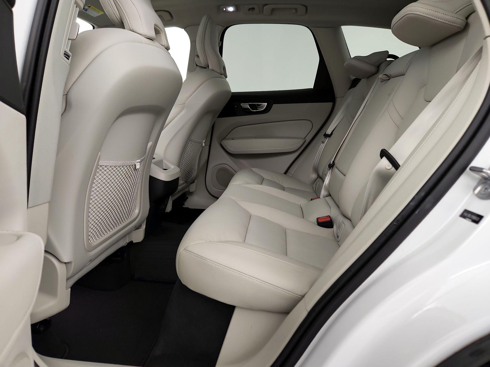 Thumbnail: 2024 Volvo XC60 - 20