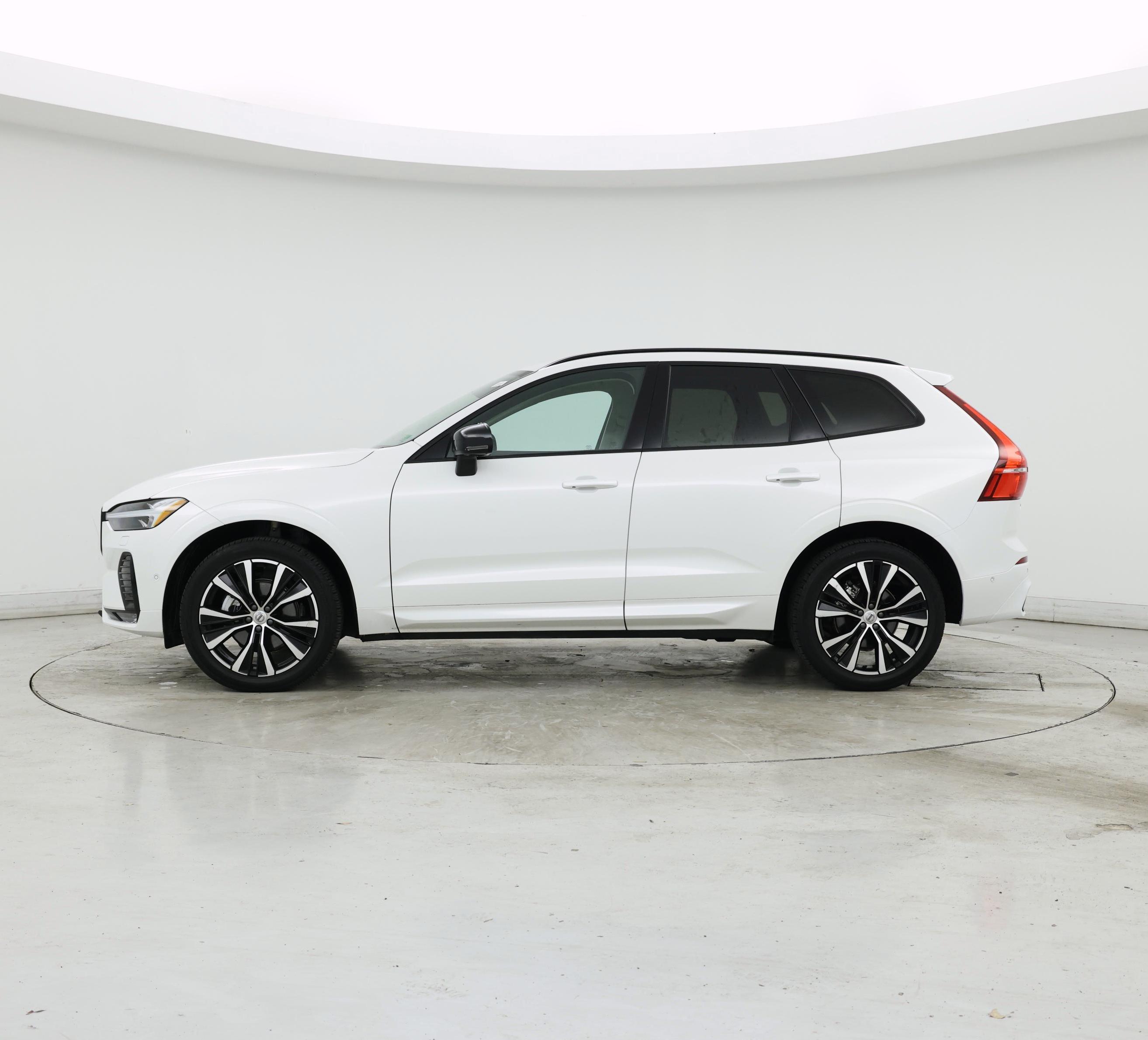 Thumbnail: 2024 Volvo XC60 - 3