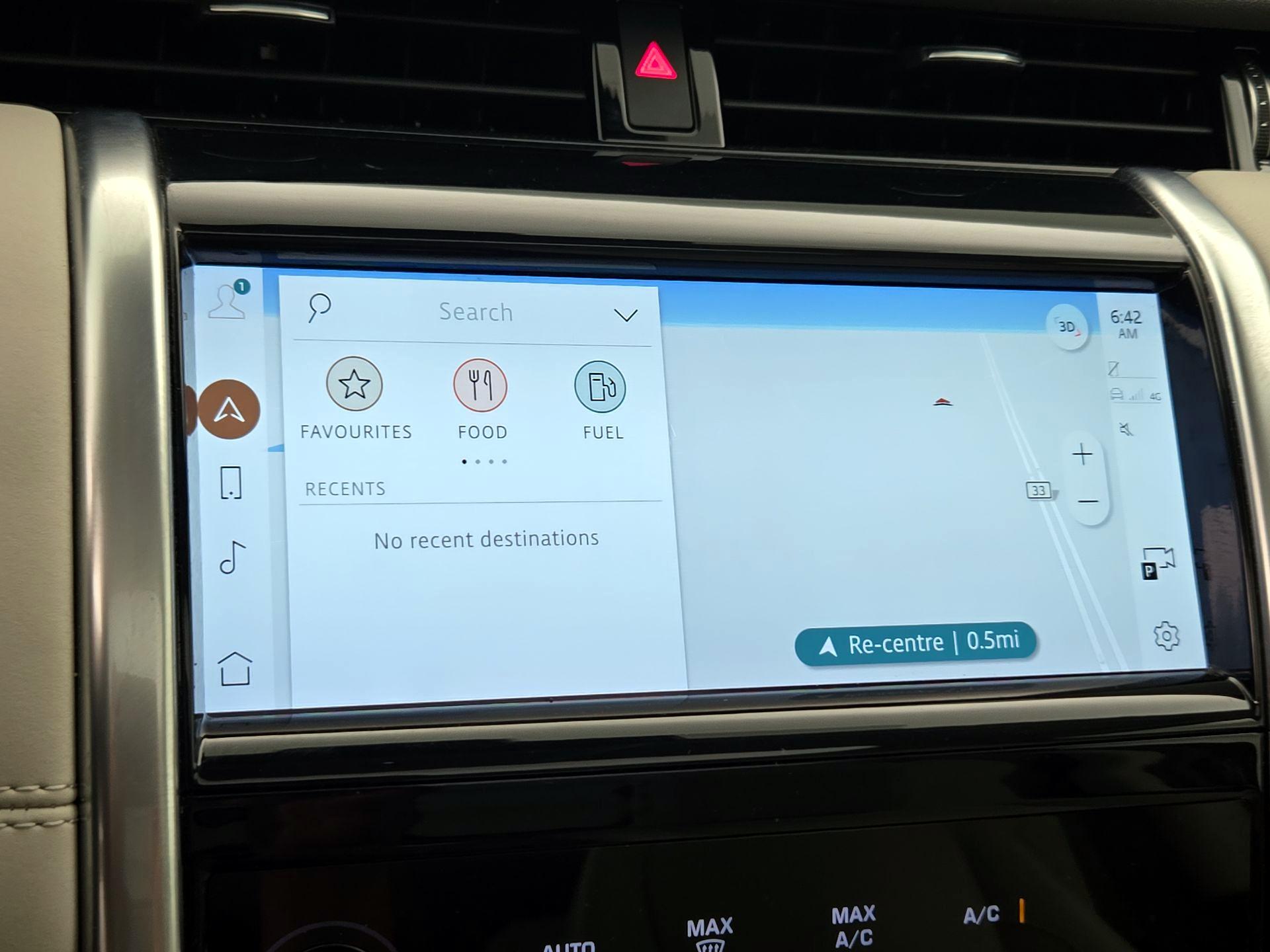 Thumbnail: 2022 Land Rover Discovery Sport - 14