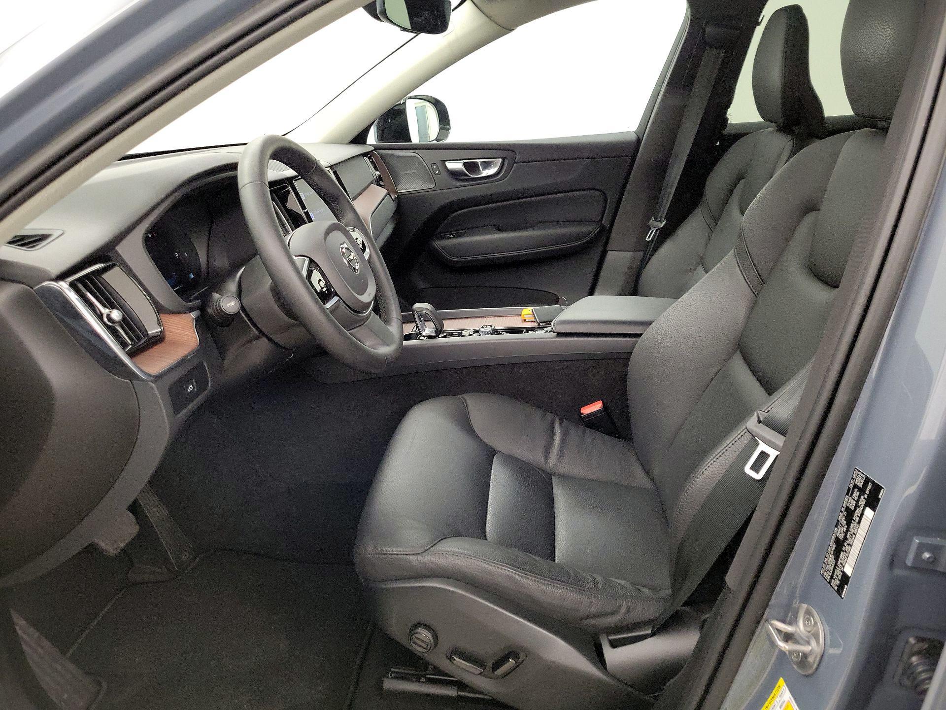 Thumbnail: 2023 Volvo XC60 - 11