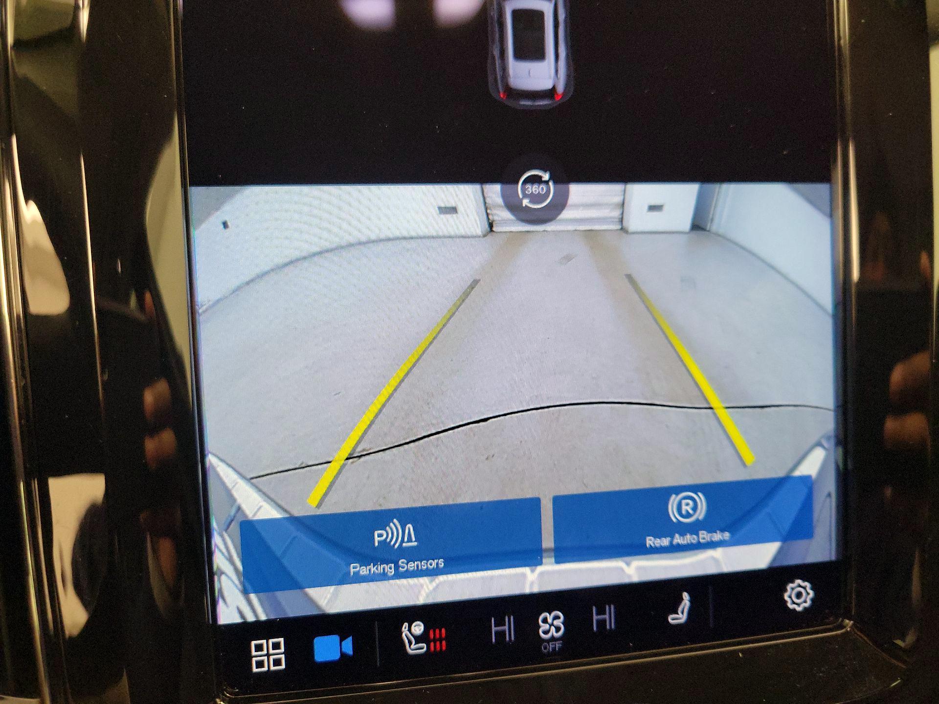 Thumbnail: 2023 Volvo XC60 - 15