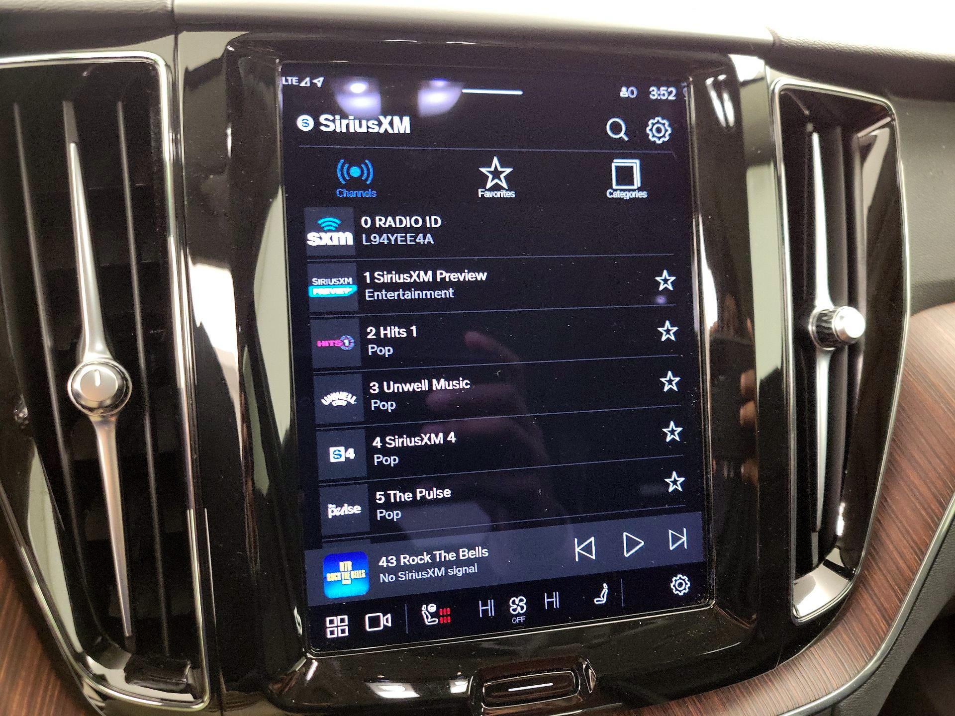 Thumbnail: 2023 Volvo XC60 - 16