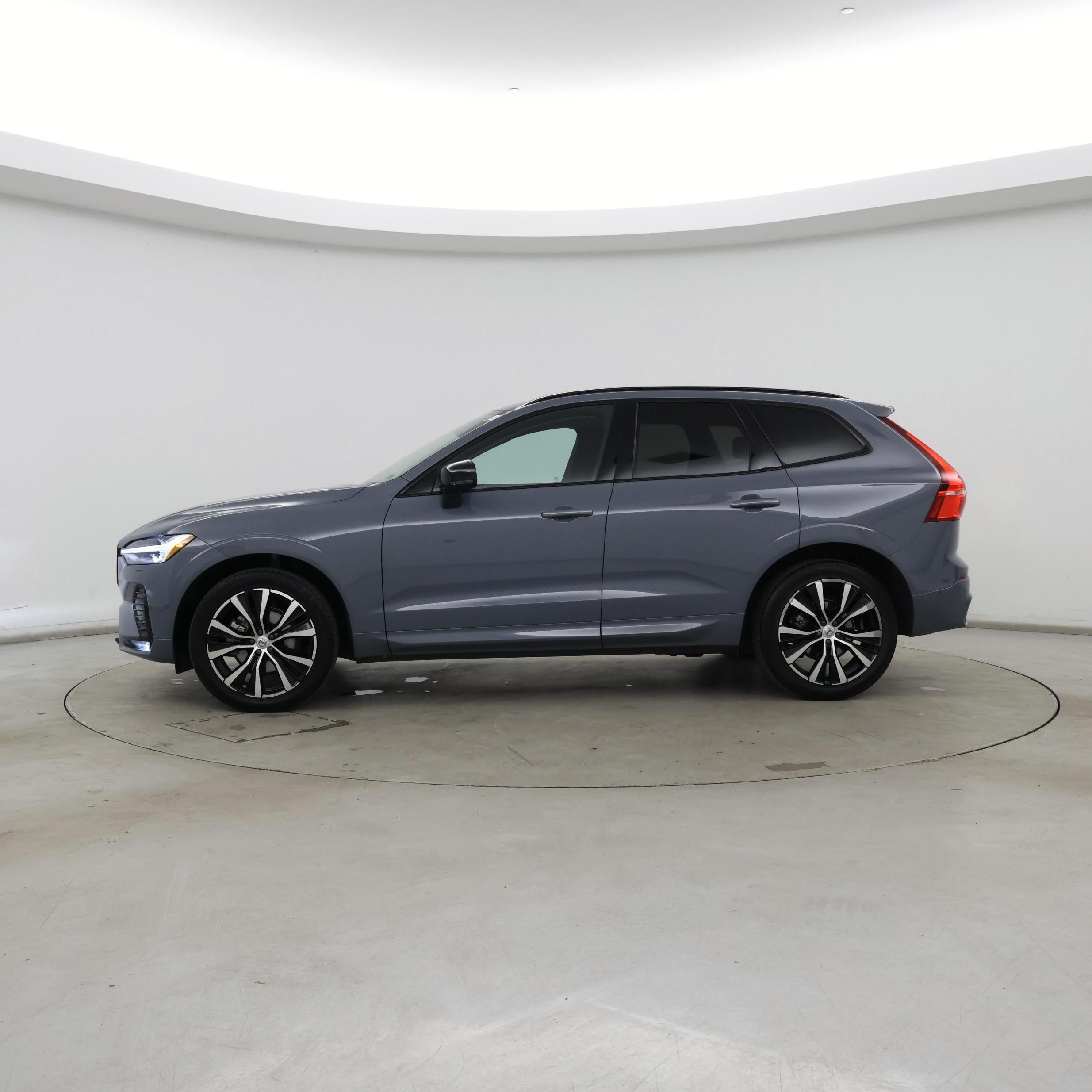 Thumbnail: 2023 Volvo XC60 - 3