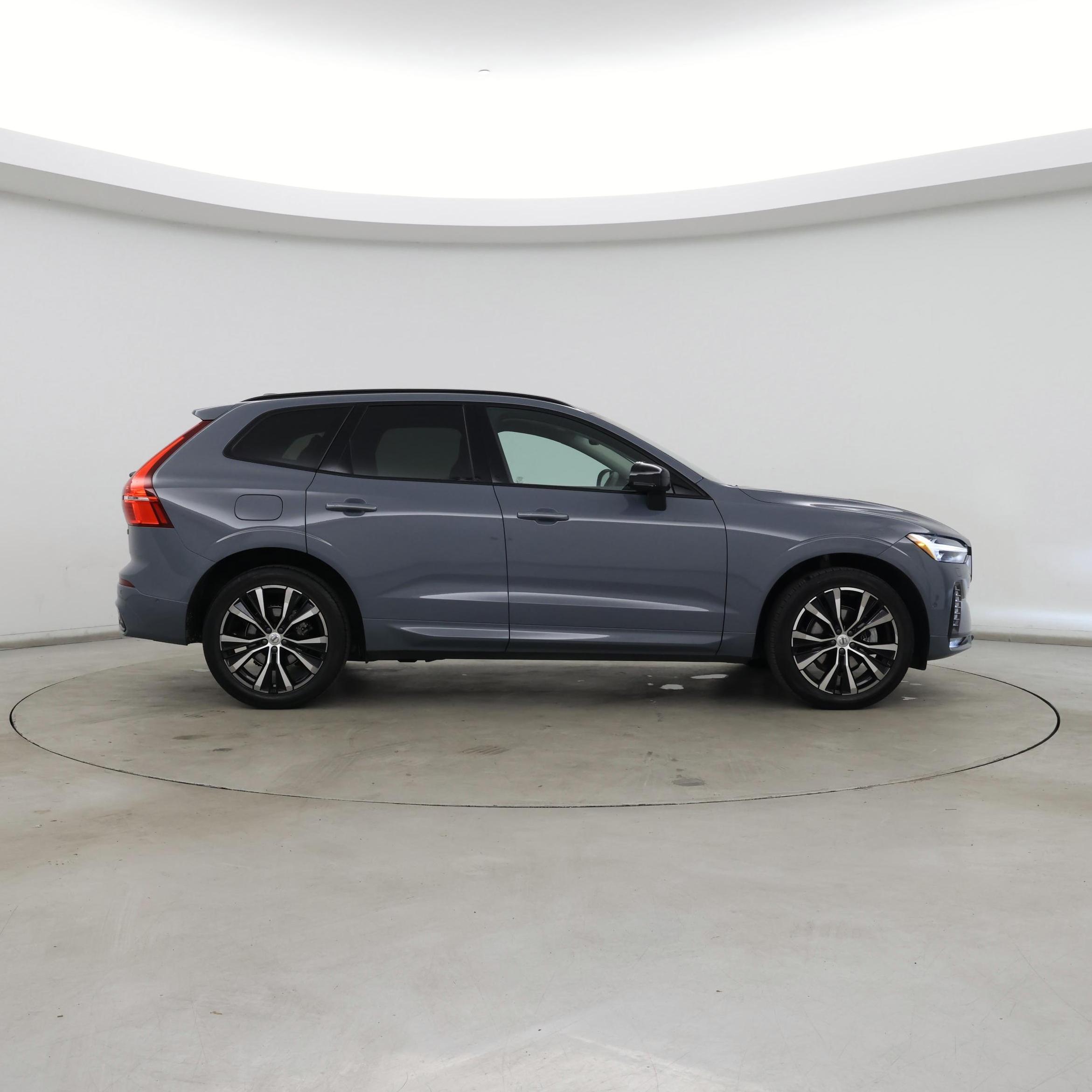 Thumbnail: 2023 Volvo XC60 - 7