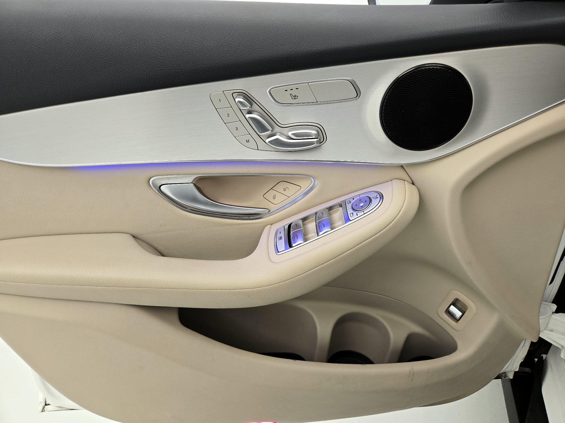 Thumbnail: 2022 Mercedes-Benz GLC - 12