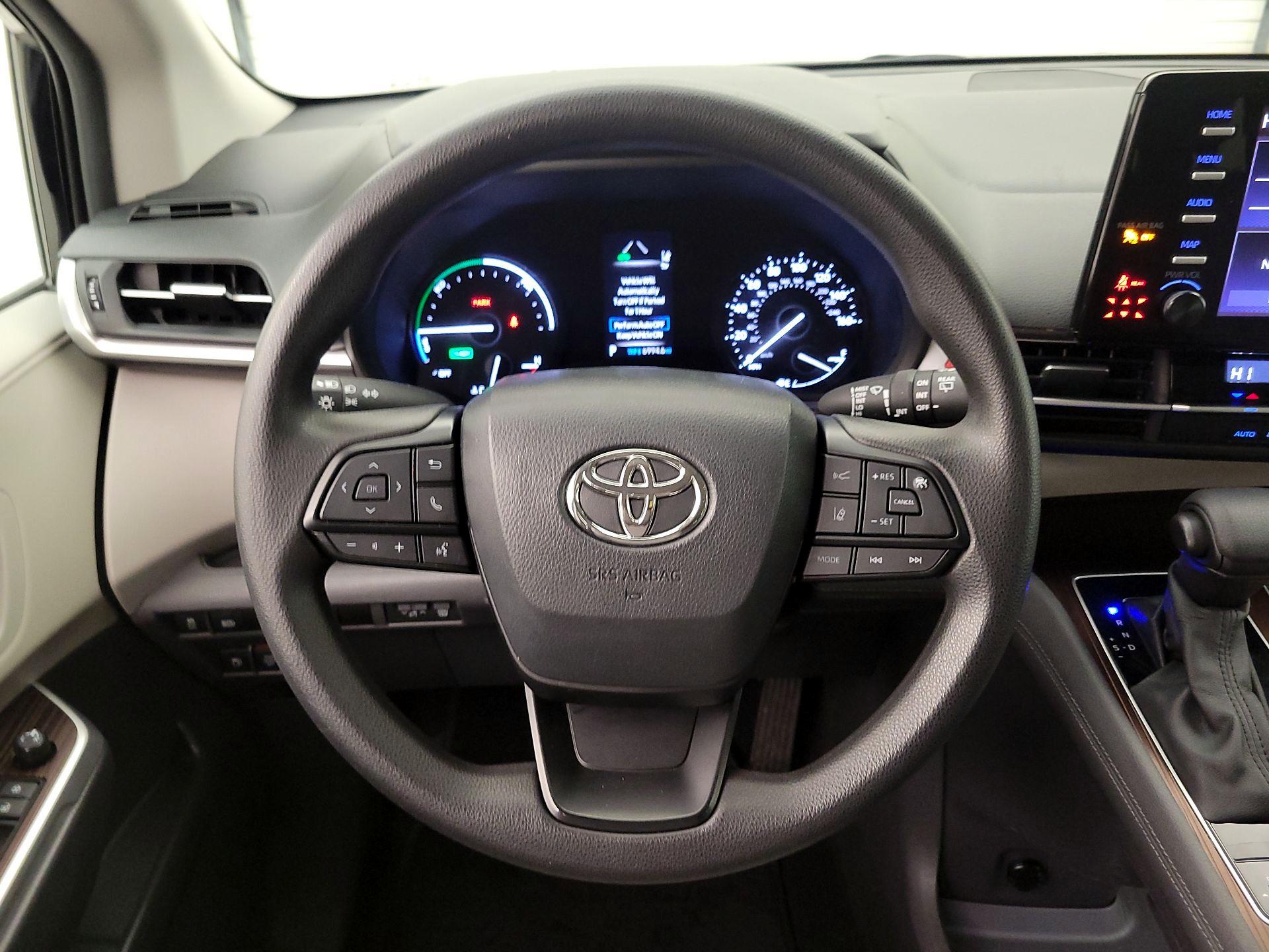 Thumbnail: 2024 Toyota Sienna - 10