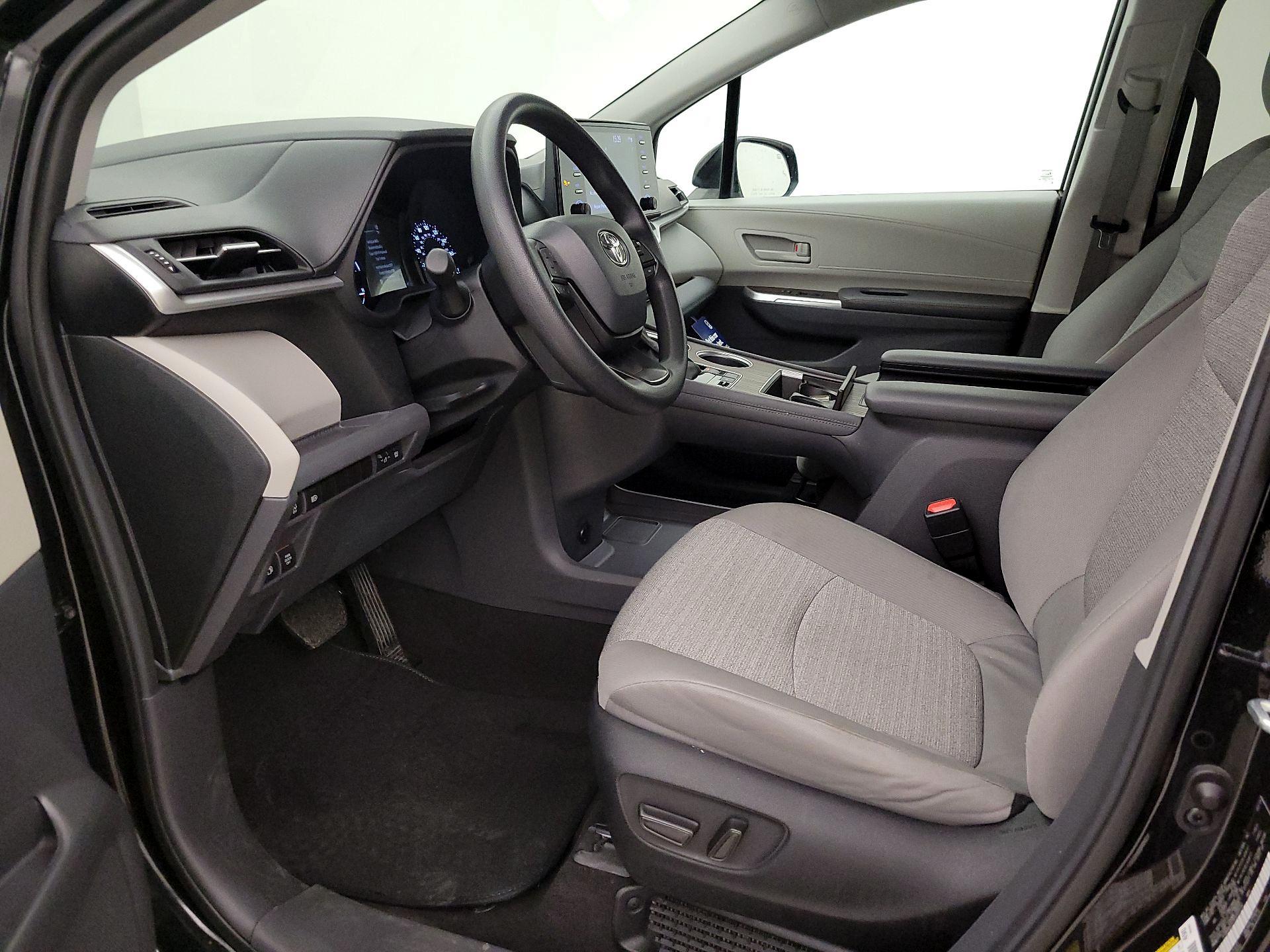 Thumbnail: 2024 Toyota Sienna - 11