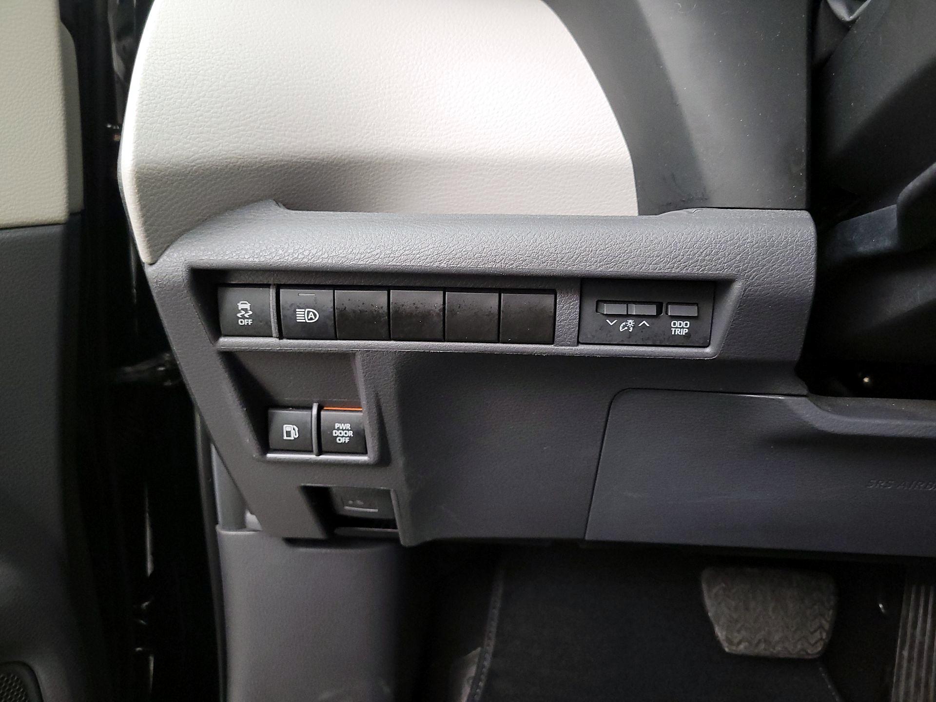 Thumbnail: 2024 Toyota Sienna - 13