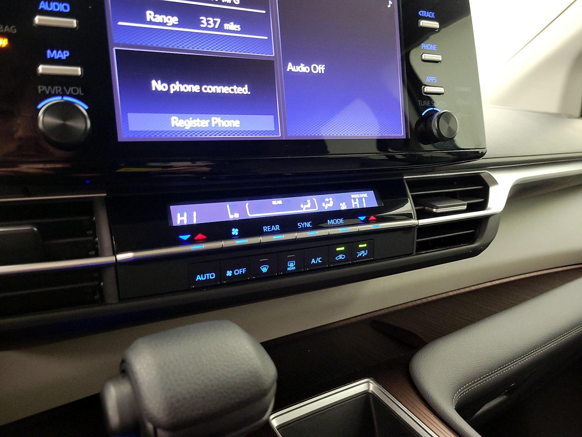 Thumbnail: 2024 Toyota Sienna - 16