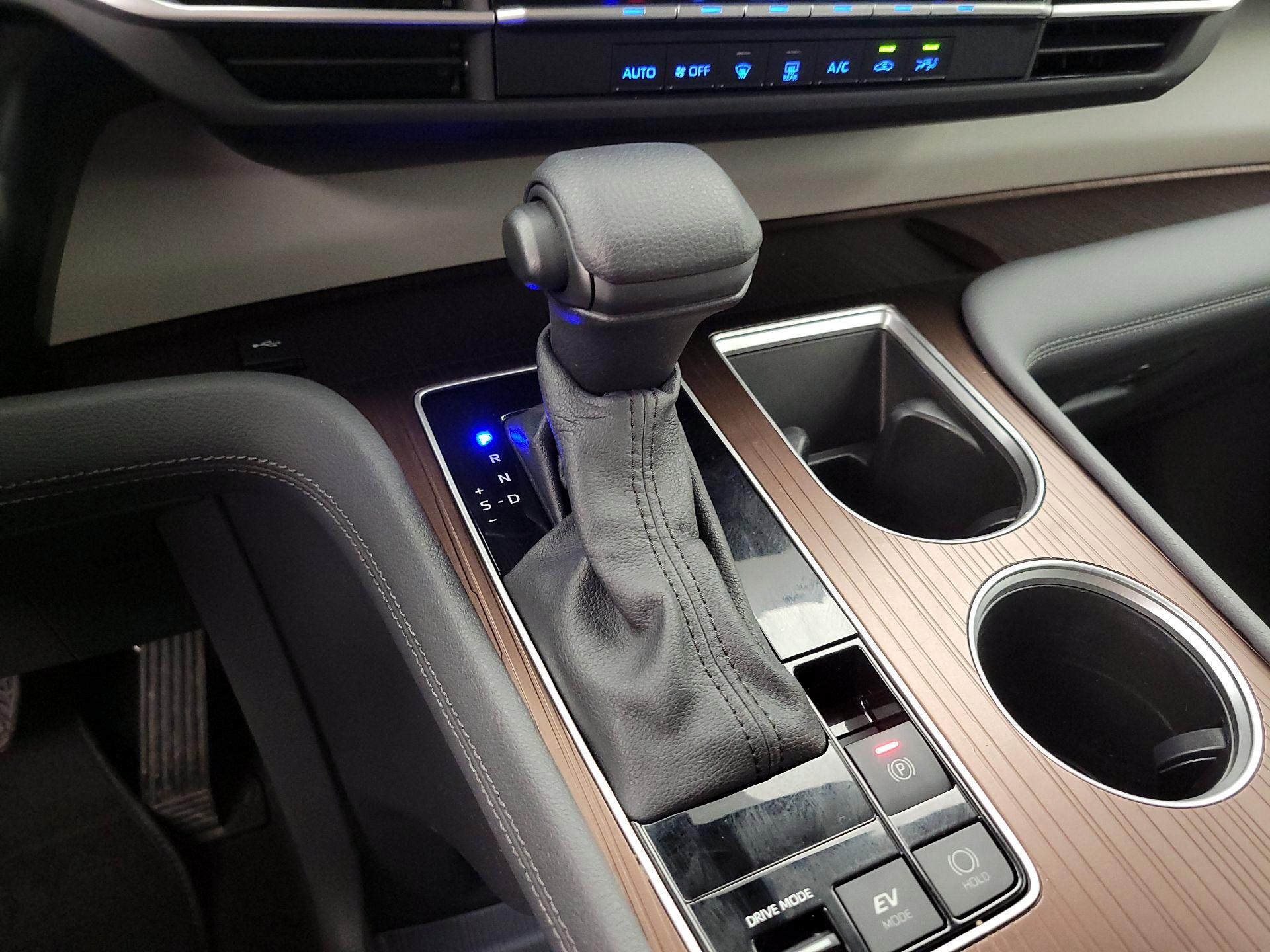 Thumbnail: 2024 Toyota Sienna - 17