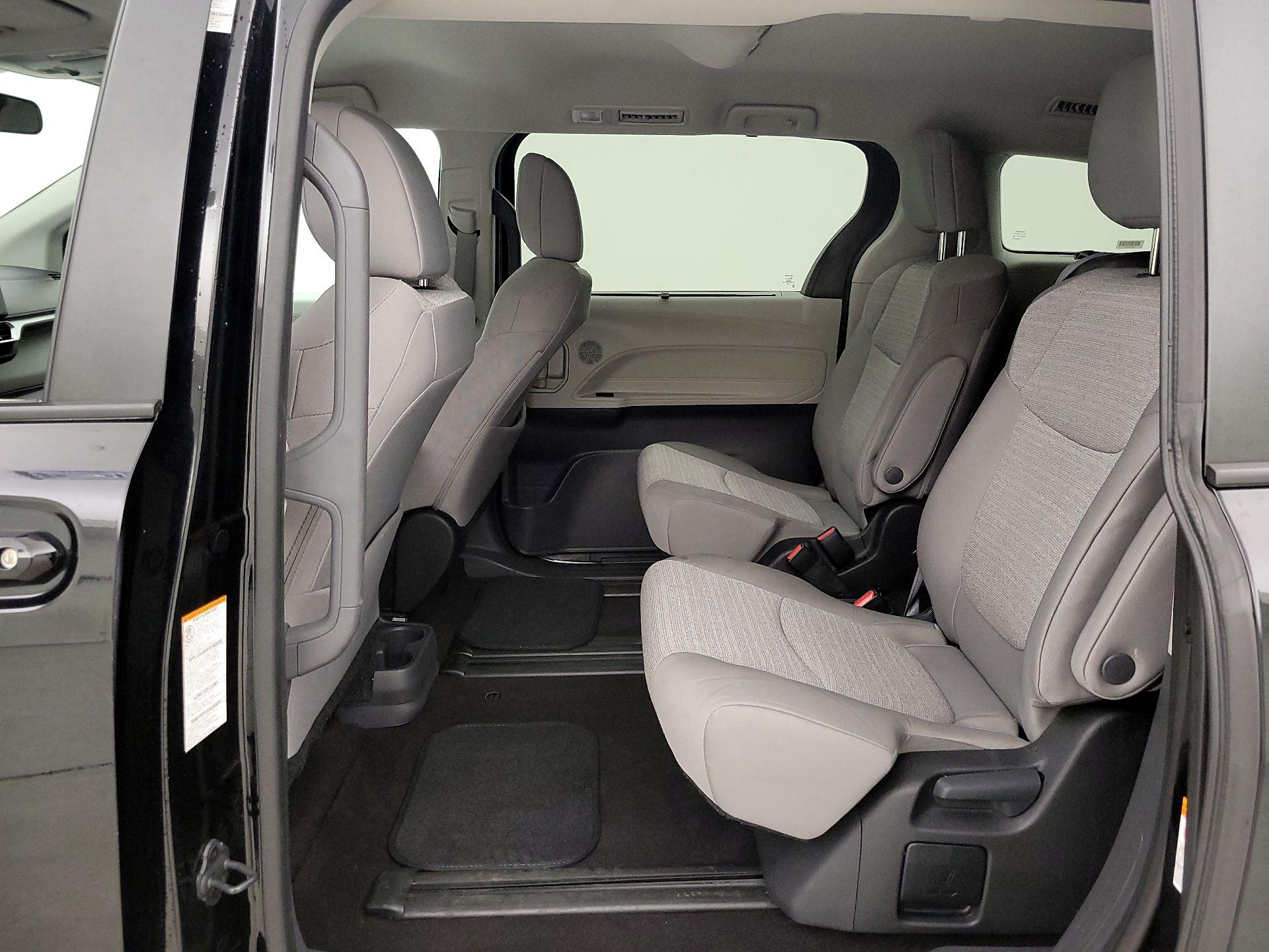 Thumbnail: 2024 Toyota Sienna - 18