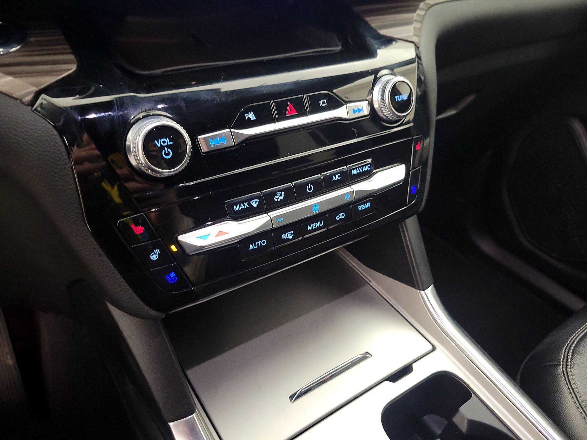 Thumbnail: 2023 Ford Explorer - 16