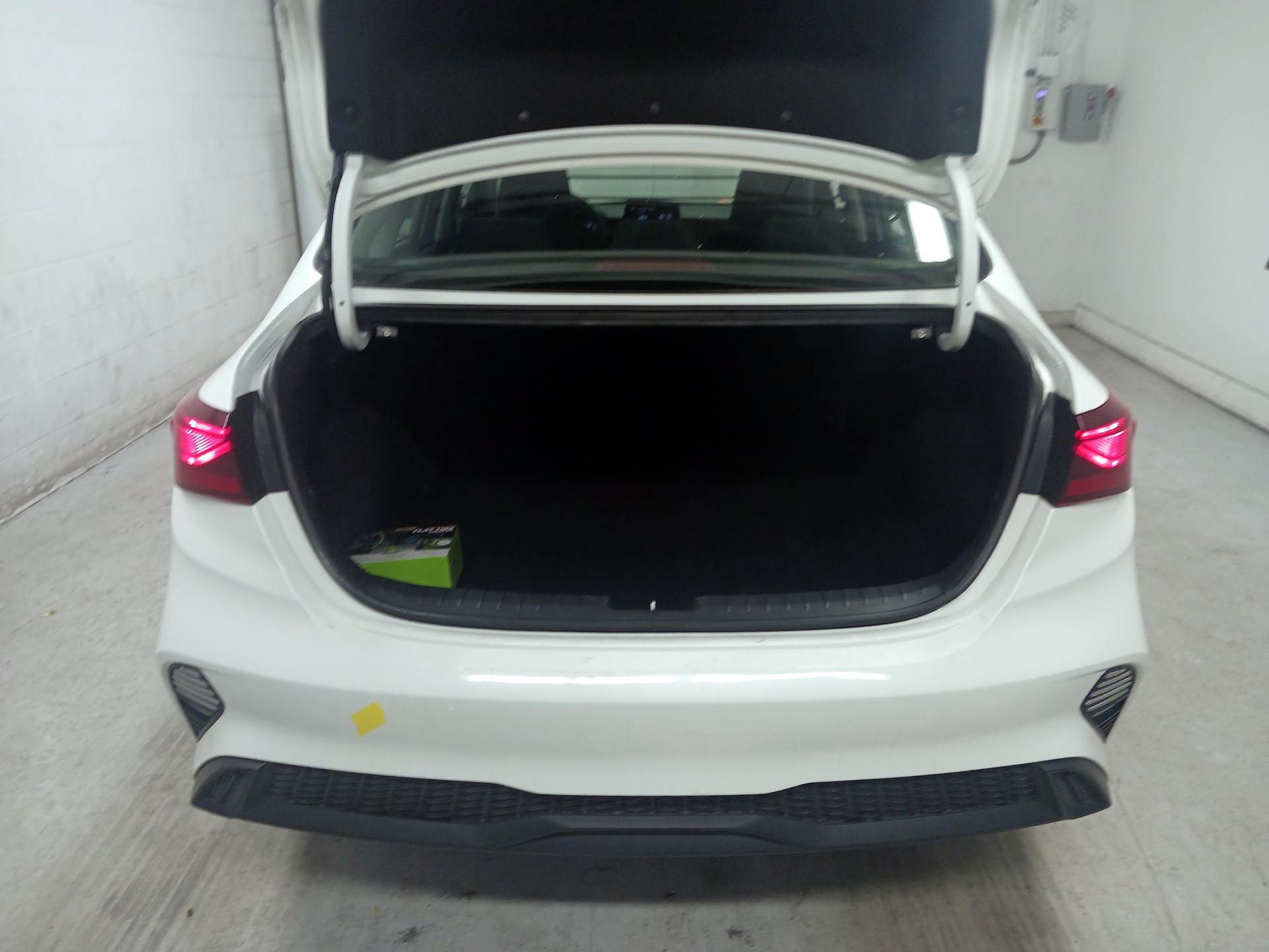 Thumbnail: 2023 Kia Forte - 16