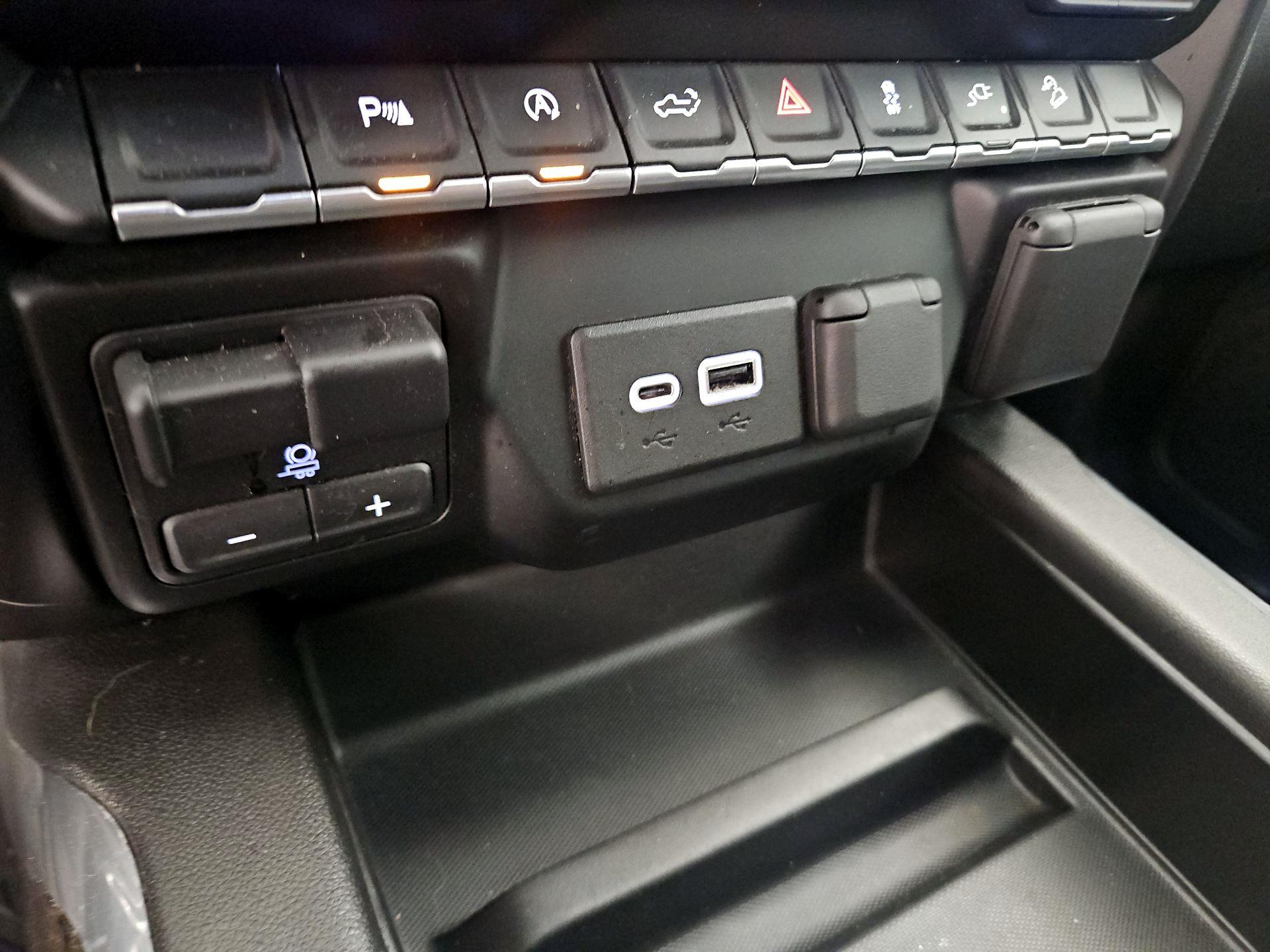 Thumbnail: 2021 Chevrolet Silverado 1500 - 18