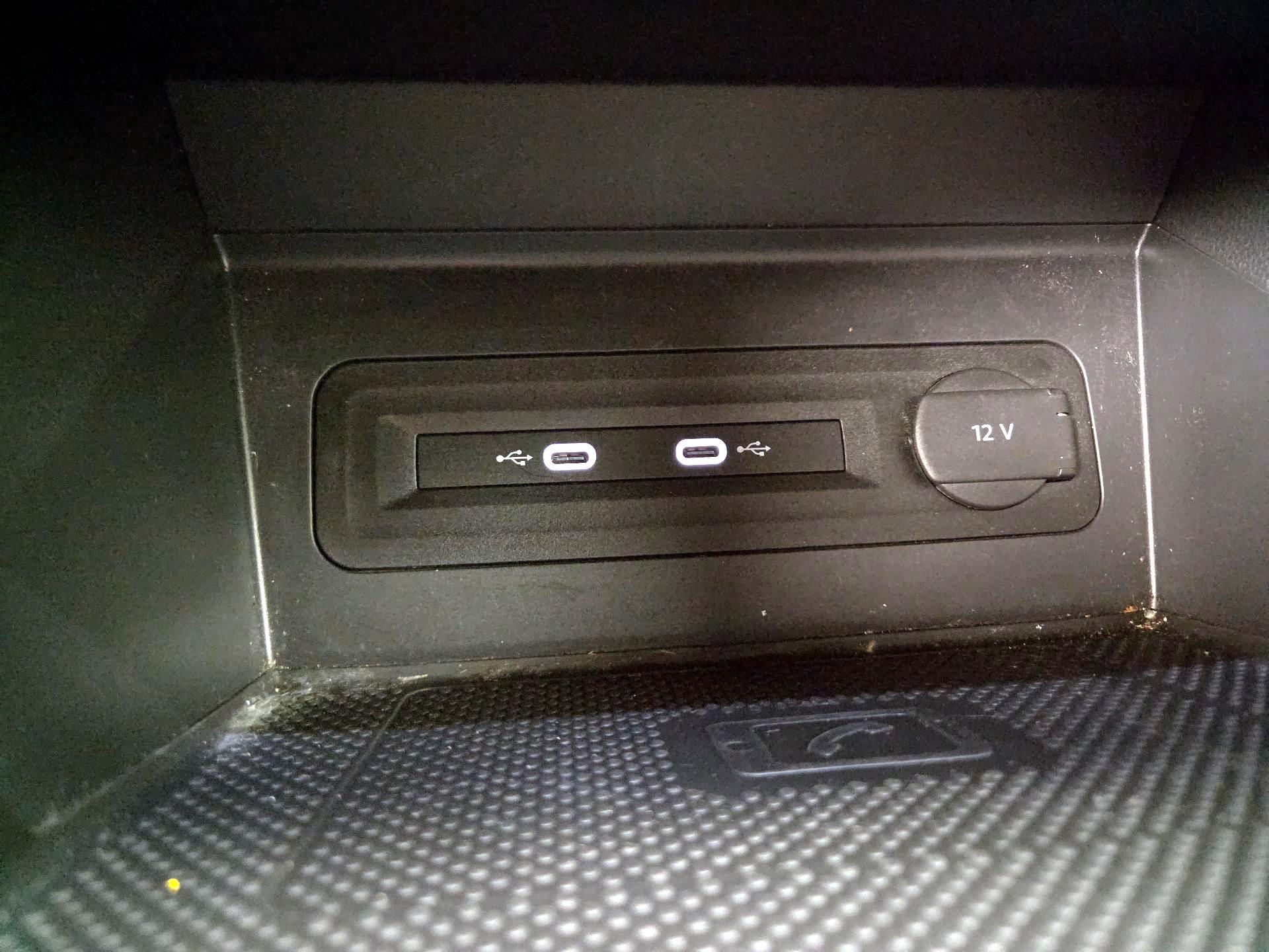 Thumbnail: 2021 Volkswagen Atlas - 18