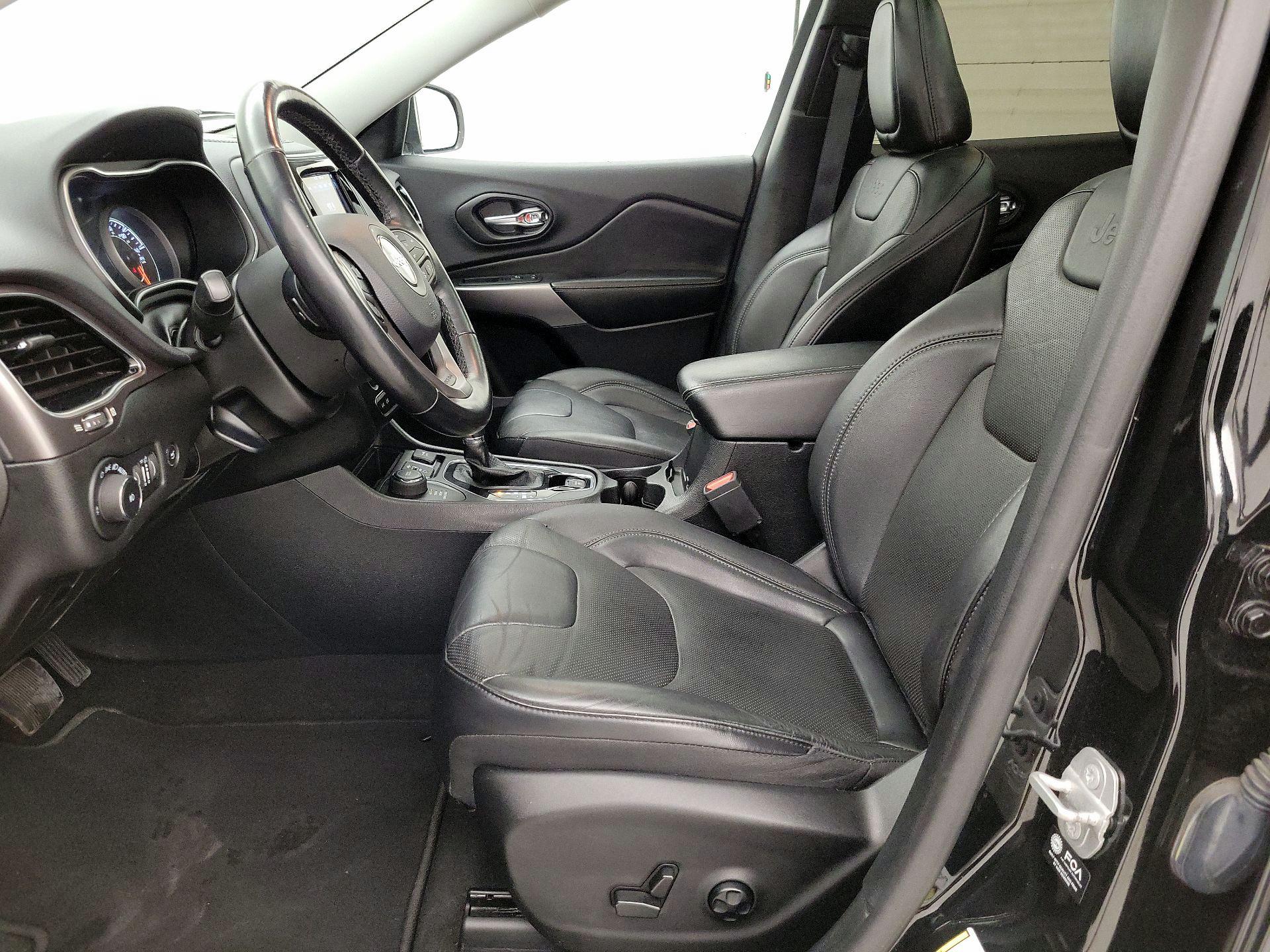 Thumbnail: 2021 Jeep Cherokee - 11