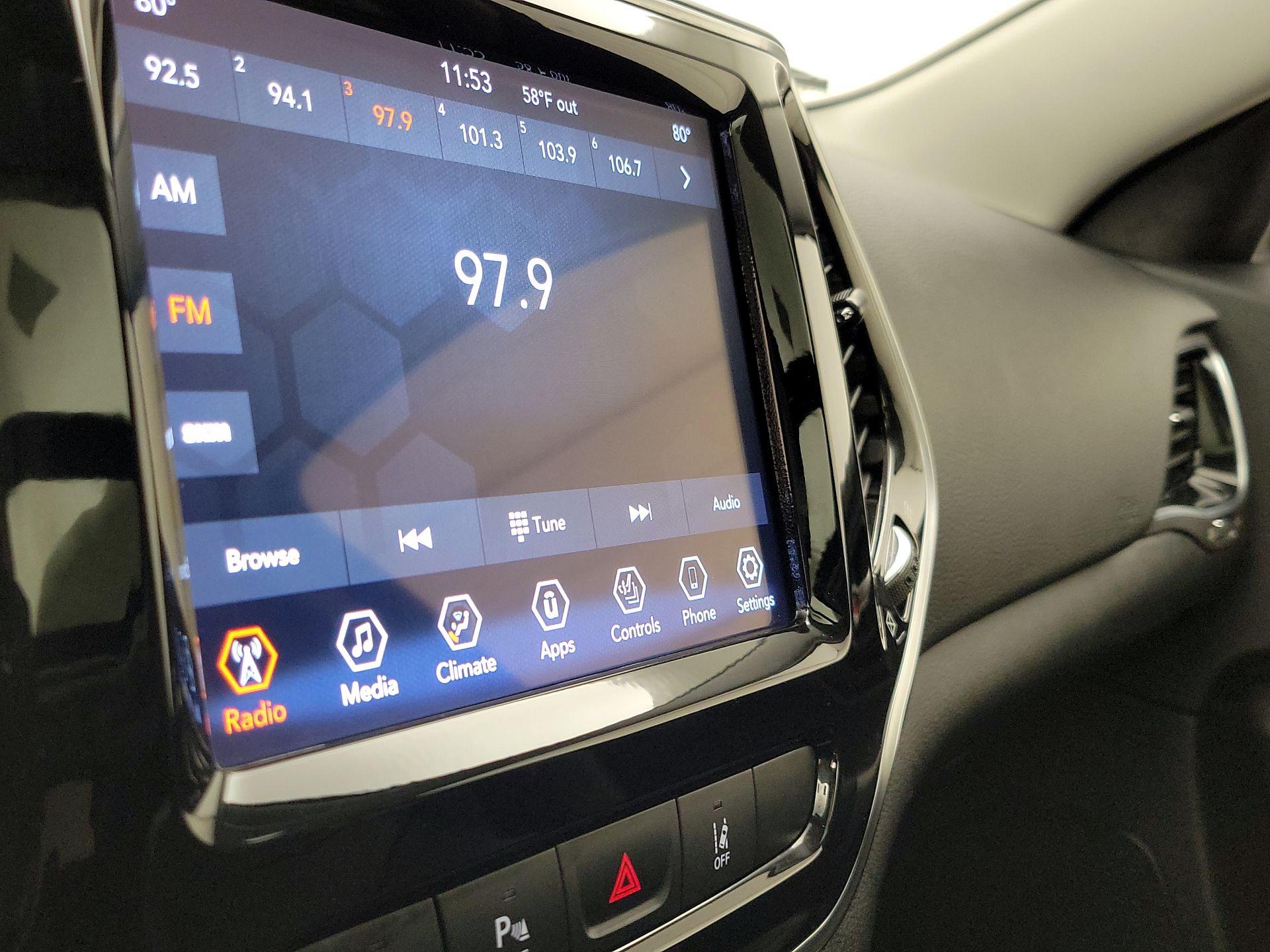 Thumbnail: 2021 Jeep Cherokee - 15