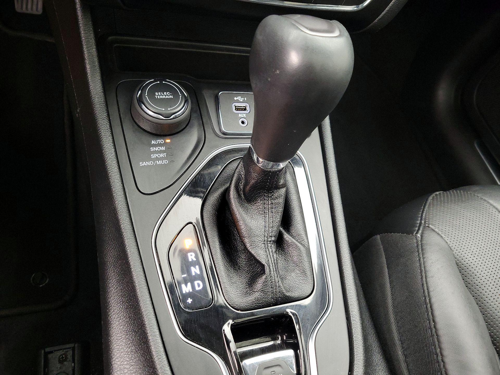 Thumbnail: 2021 Jeep Cherokee - 17