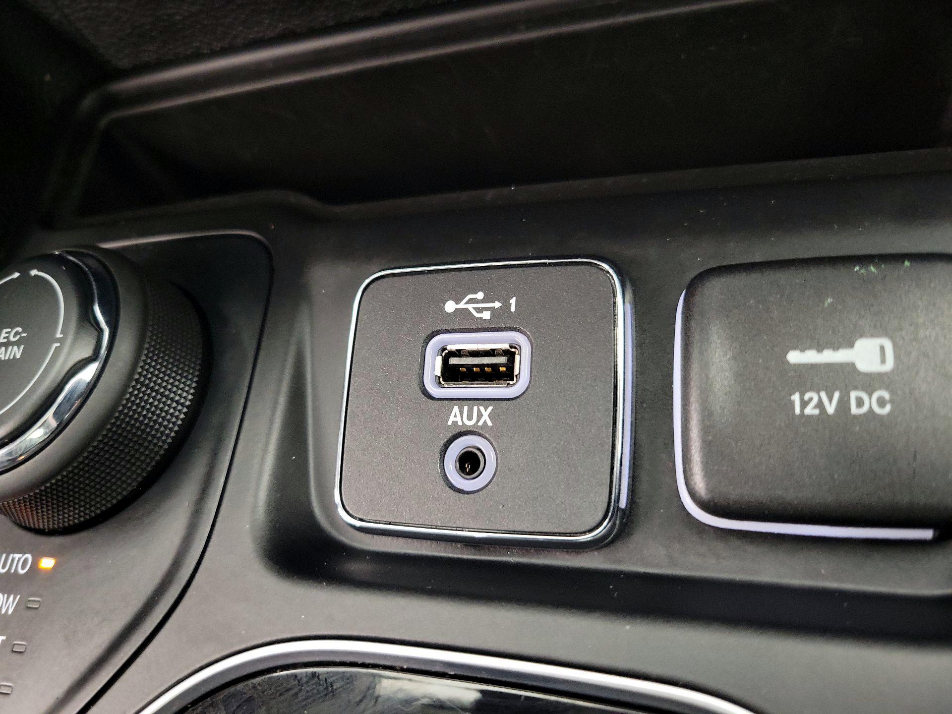 Thumbnail: 2021 Jeep Cherokee - 18