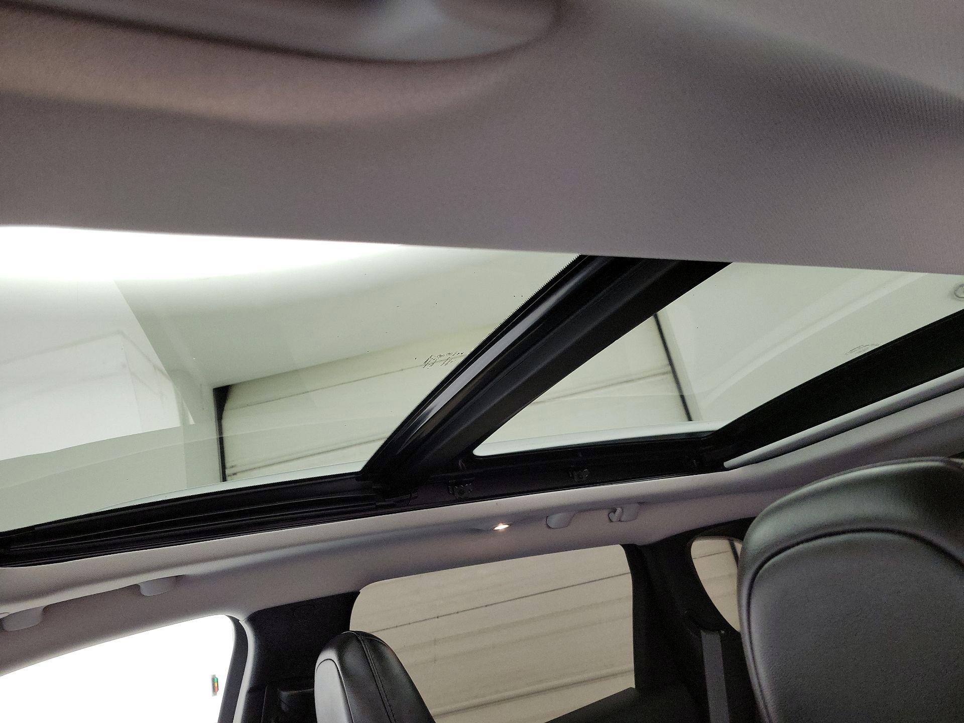 Thumbnail: 2021 Jeep Cherokee - 19