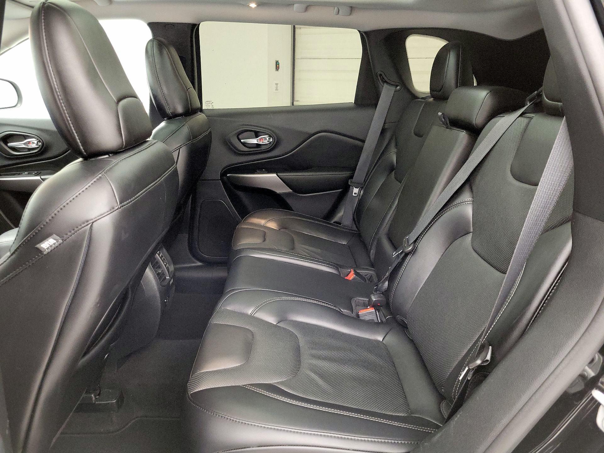 Thumbnail: 2021 Jeep Cherokee - 20