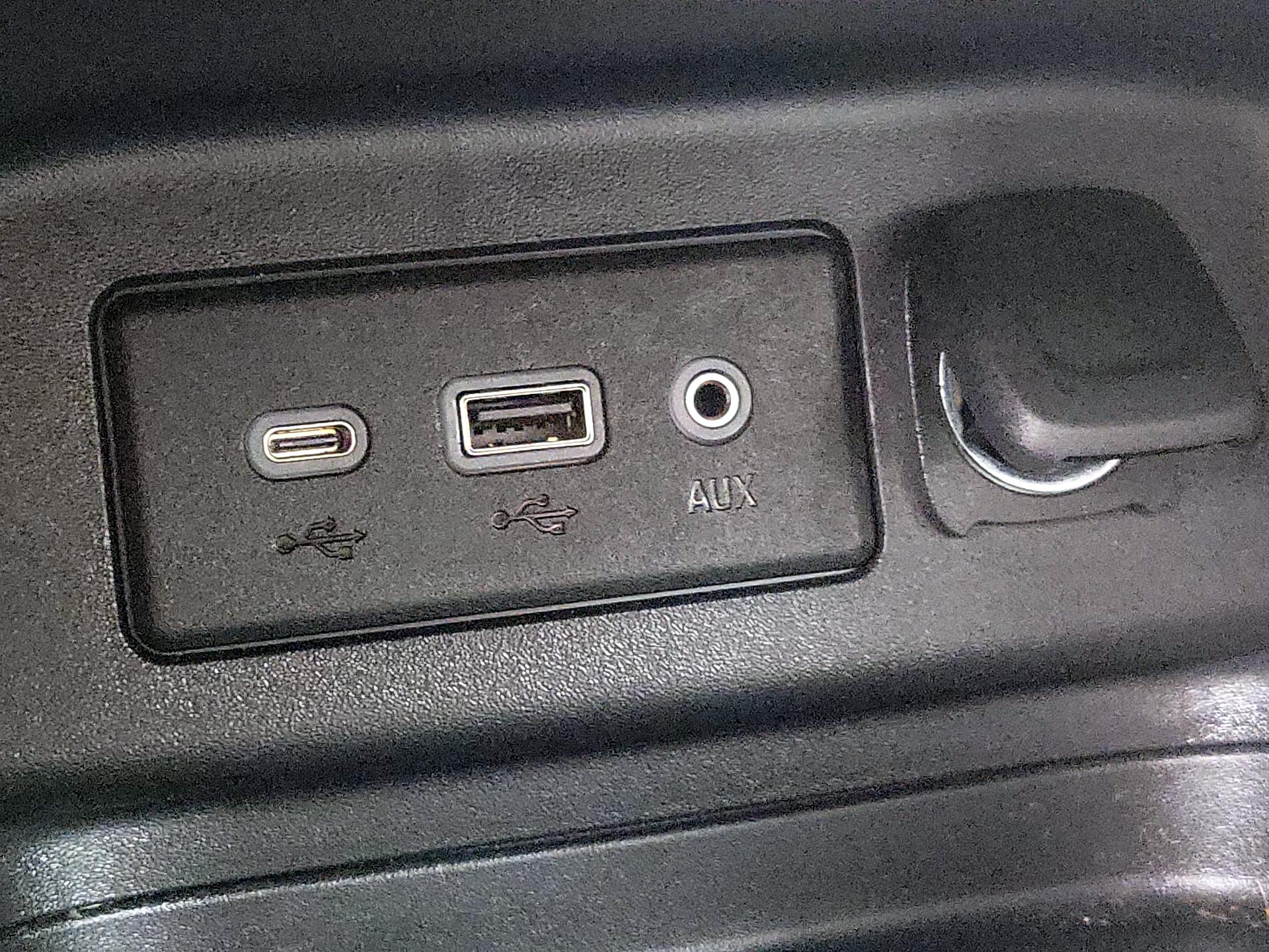 Thumbnail: 2023 Chevrolet Equinox - 18