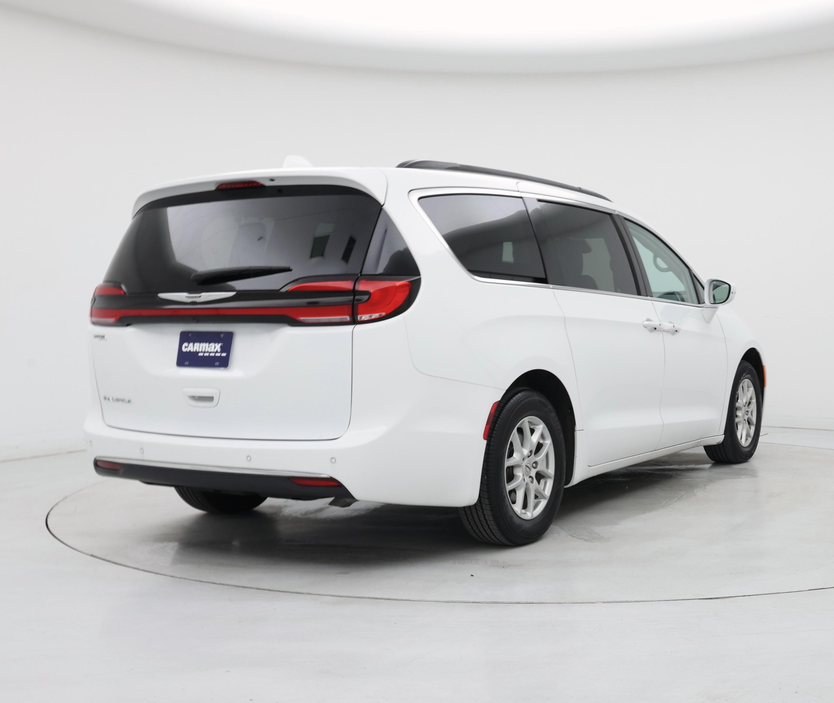 Thumbnail: 2022 Chrysler Pacifica - 8