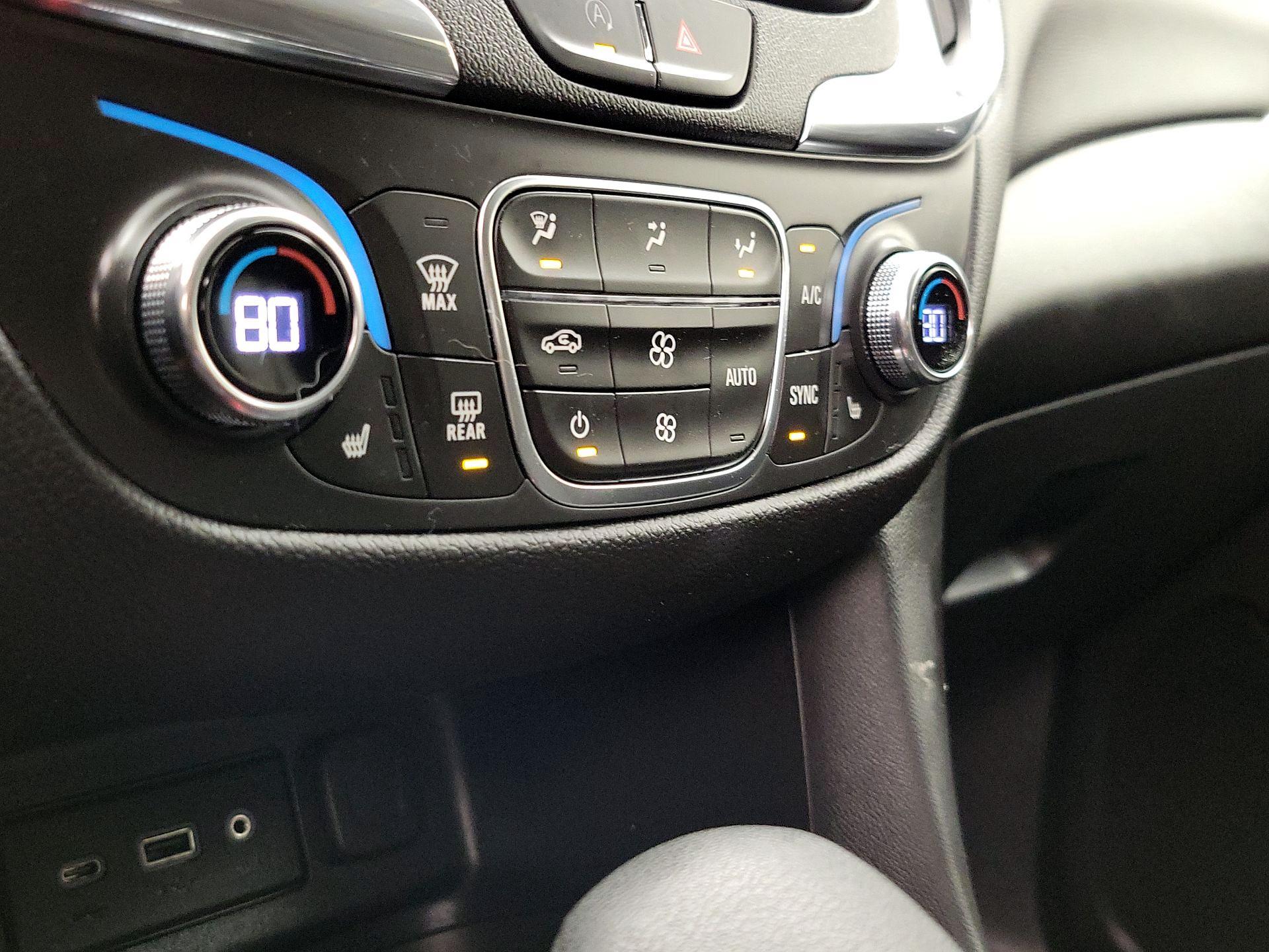 Thumbnail: 2022 Chevrolet Equinox - 16