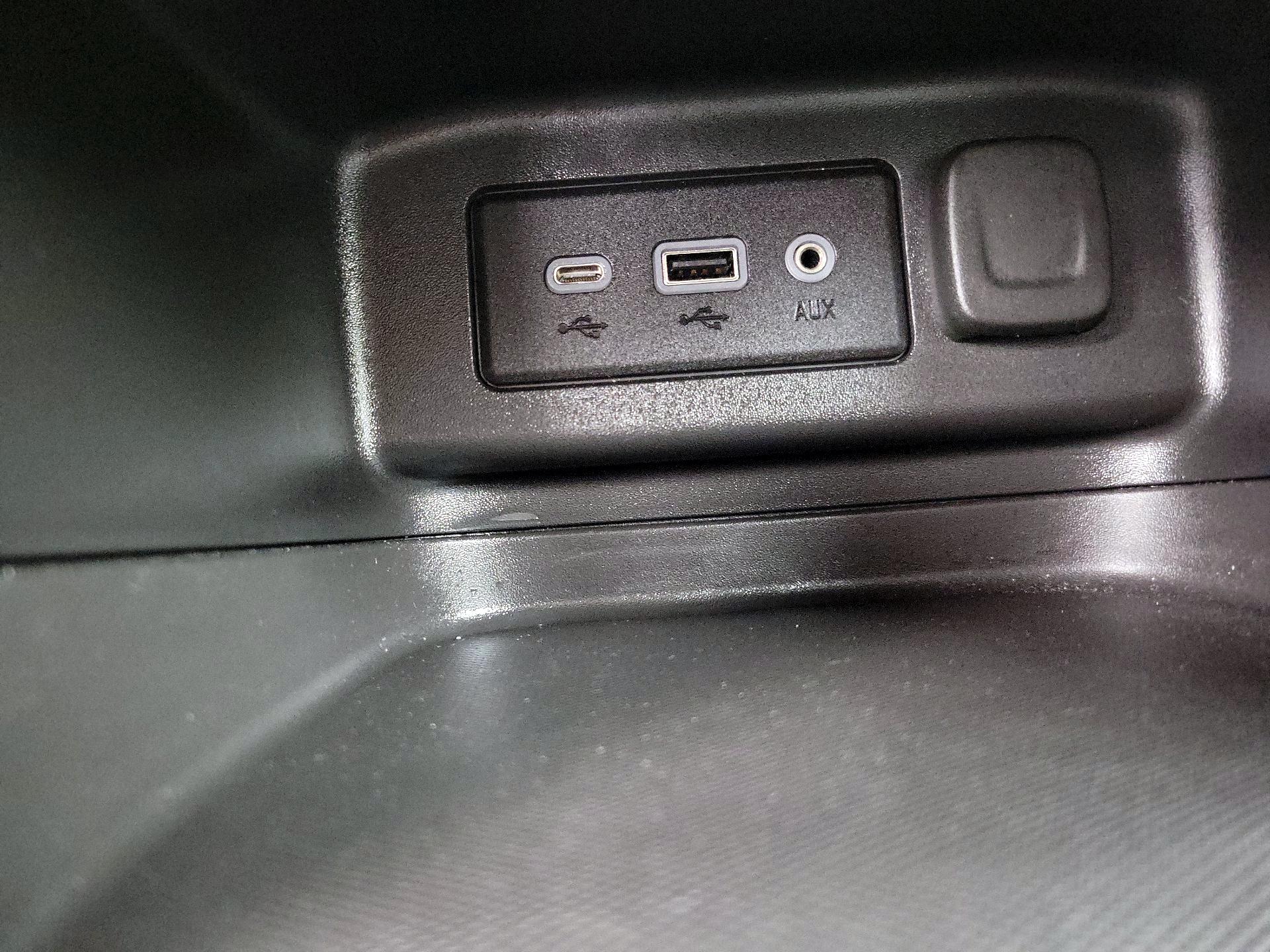 Thumbnail: 2022 Chevrolet Equinox - 18