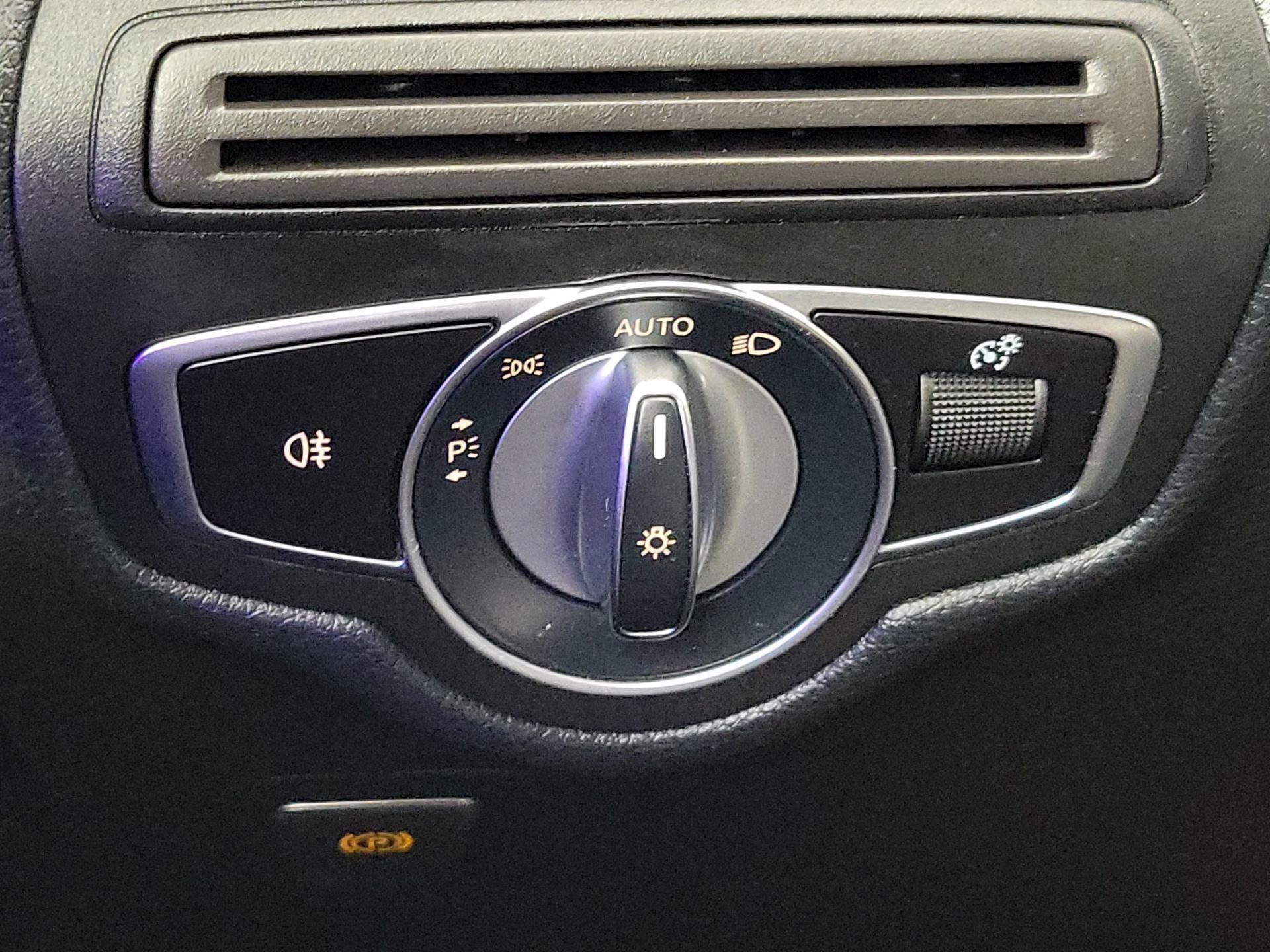 Thumbnail: 2020 Mercedes-Benz GLC - 13