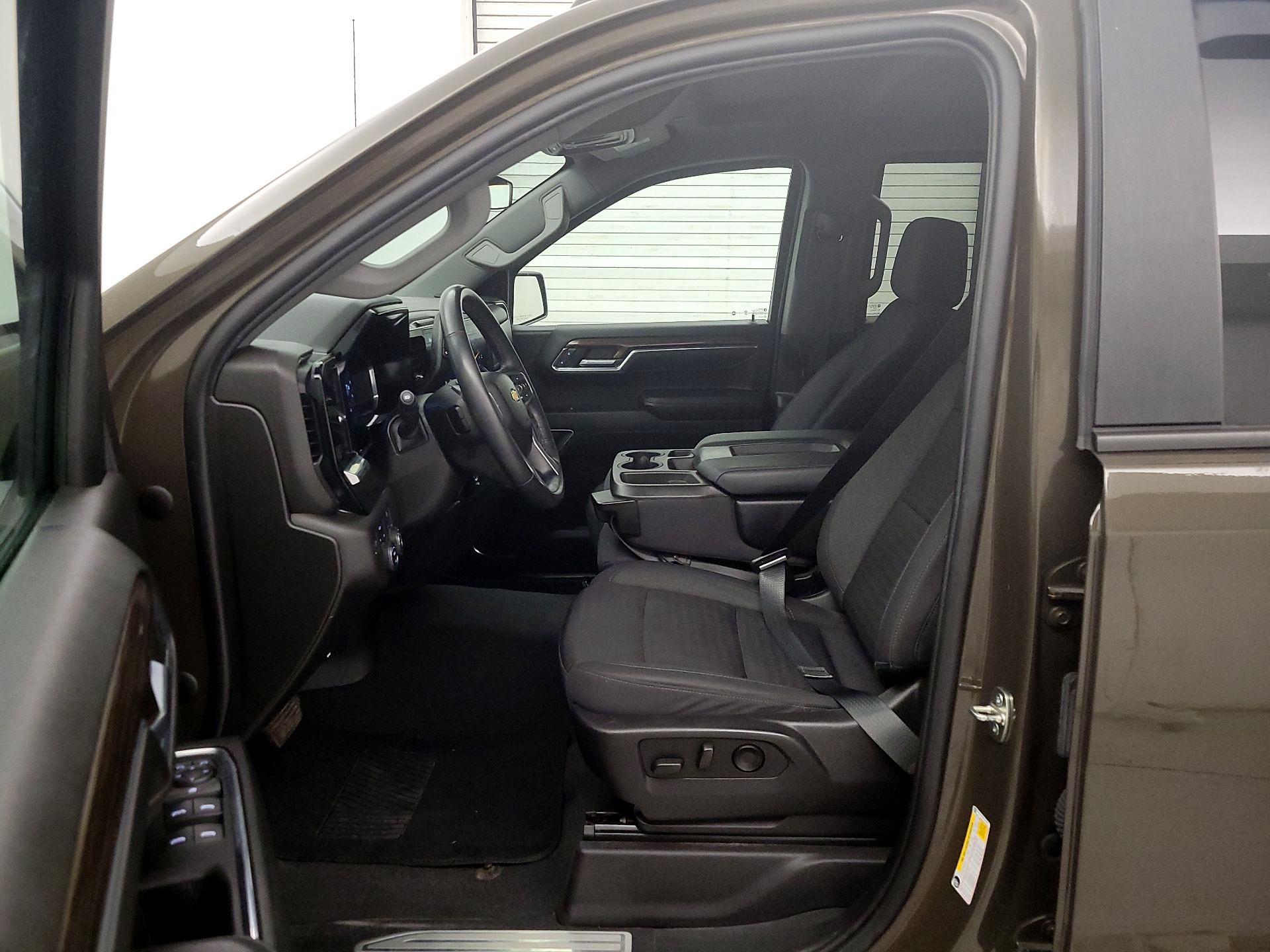 Thumbnail: 2023 Chevrolet Silverado 1500 - 11