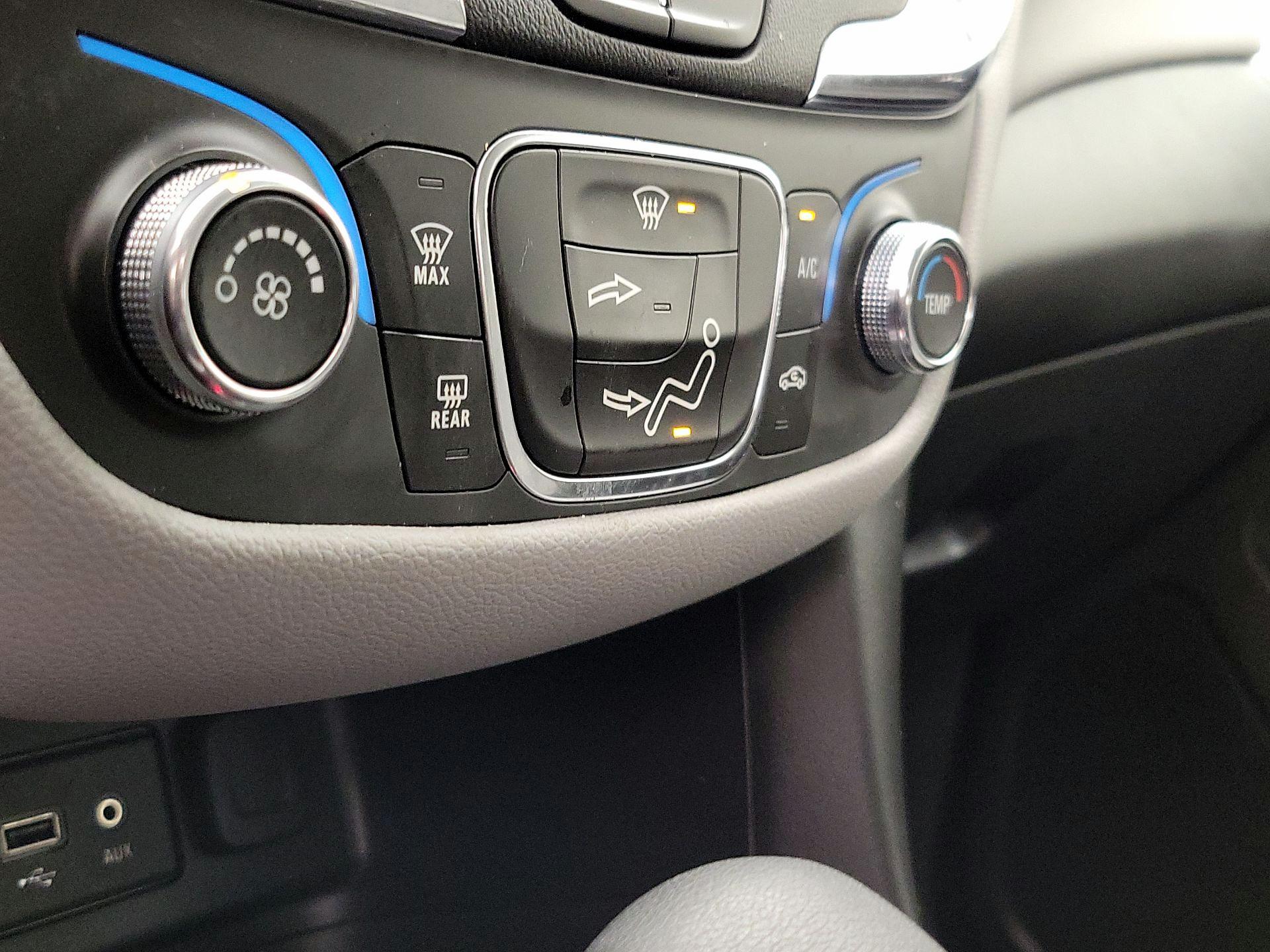 Thumbnail: 2022 Chevrolet Equinox - 16